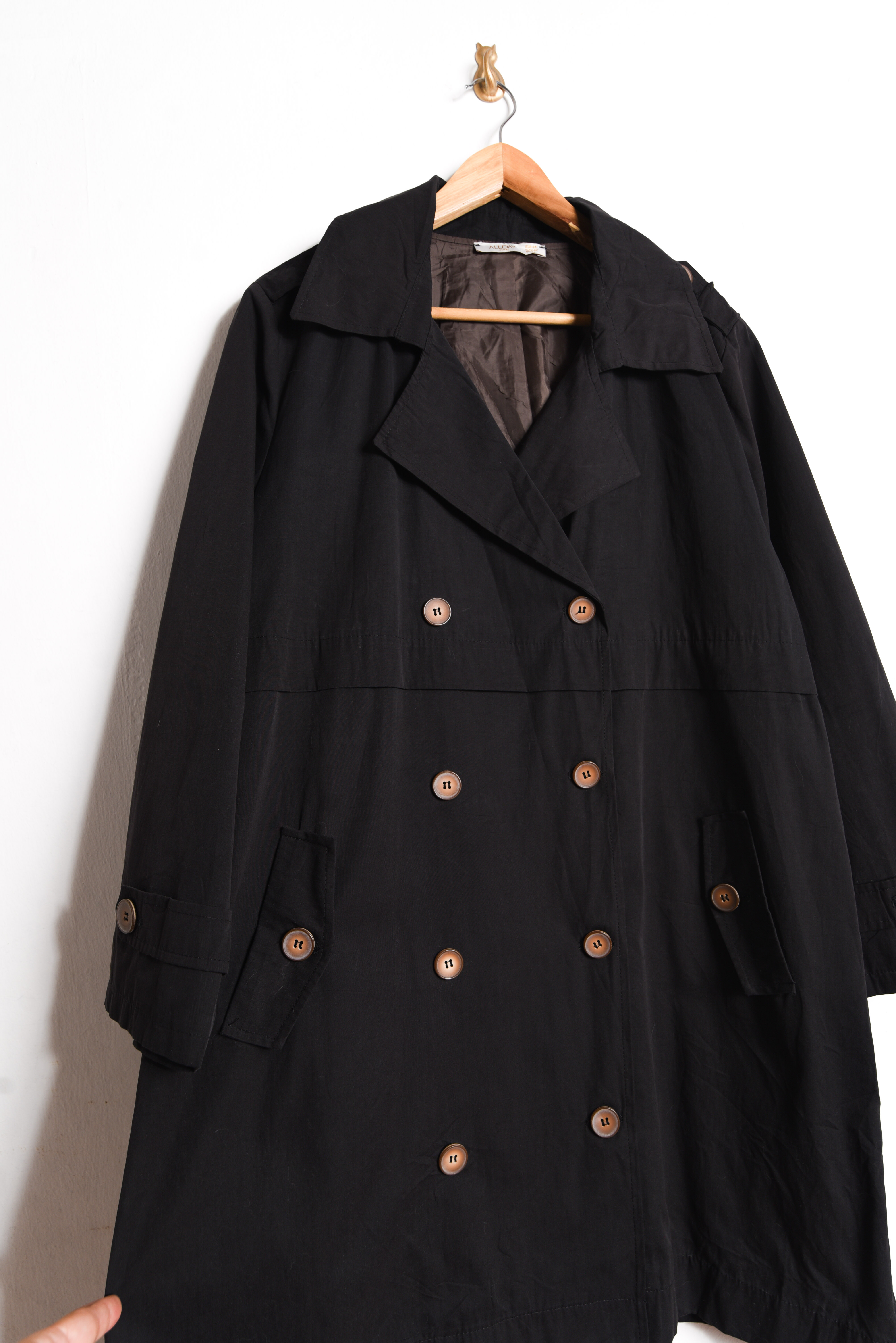 Trench negro botones