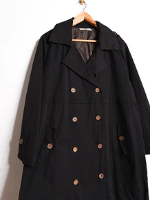 Trench negro botones