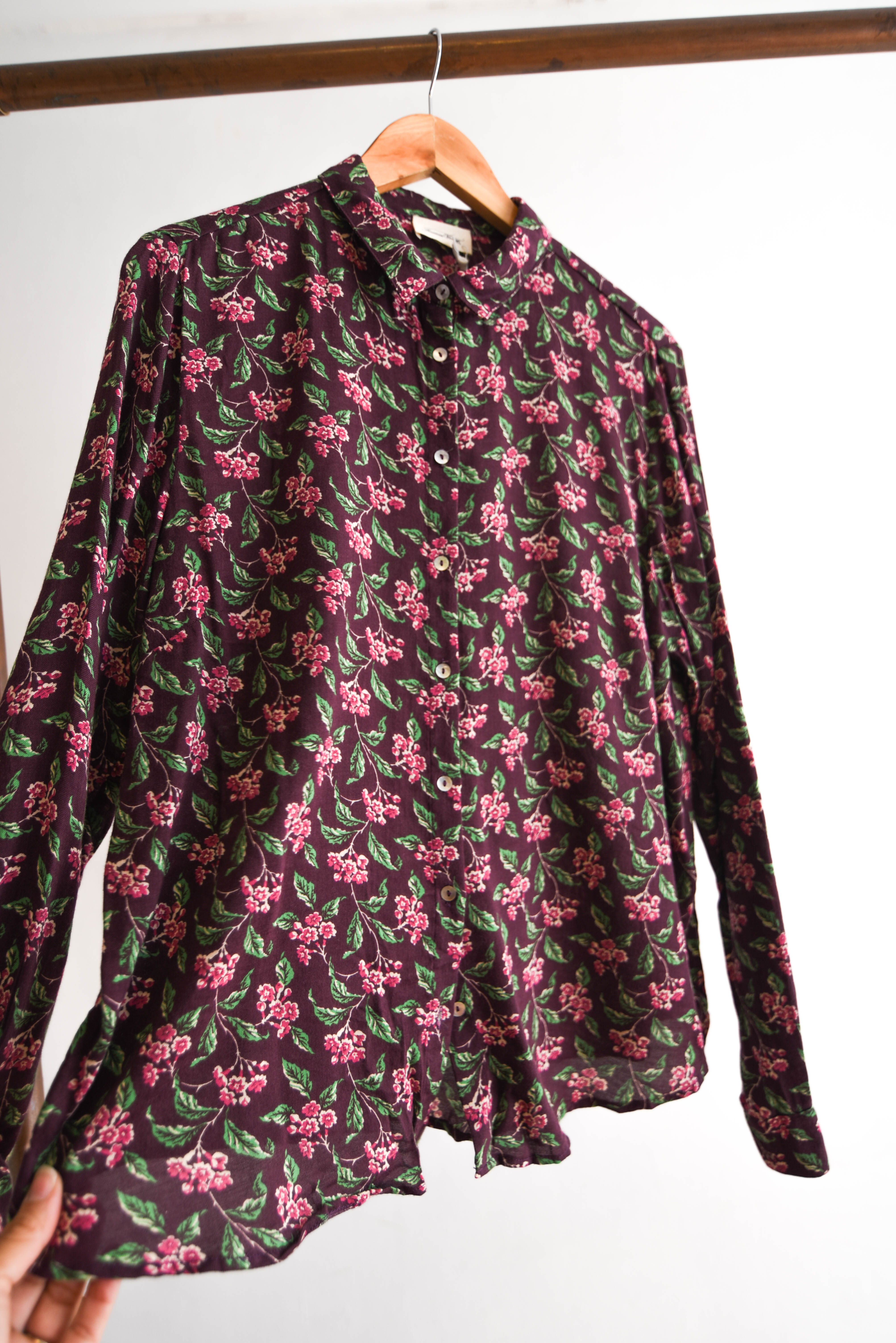 Blusa burdeo floral 