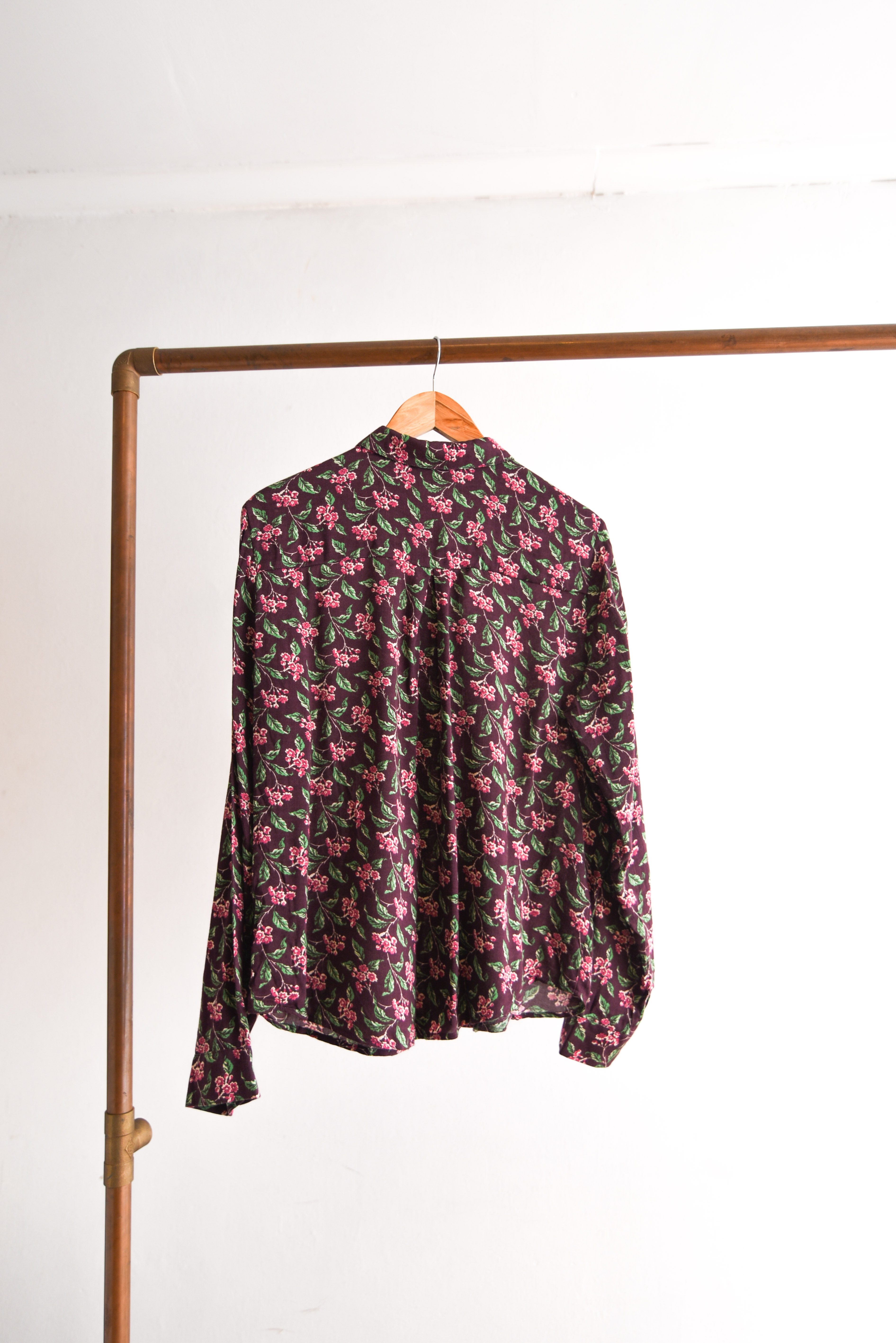 Blusa burdeo floral 