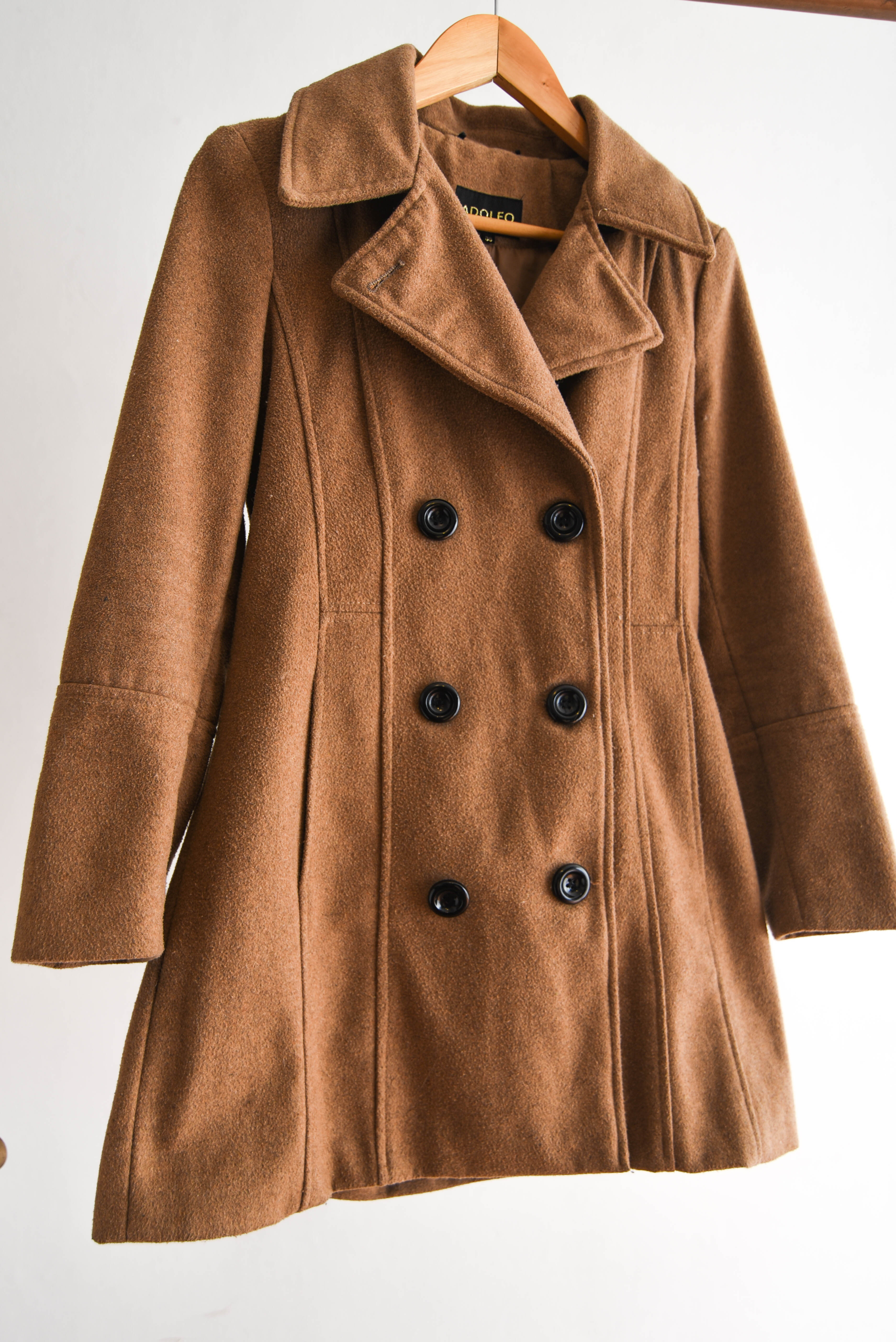 Abrigo camel botones