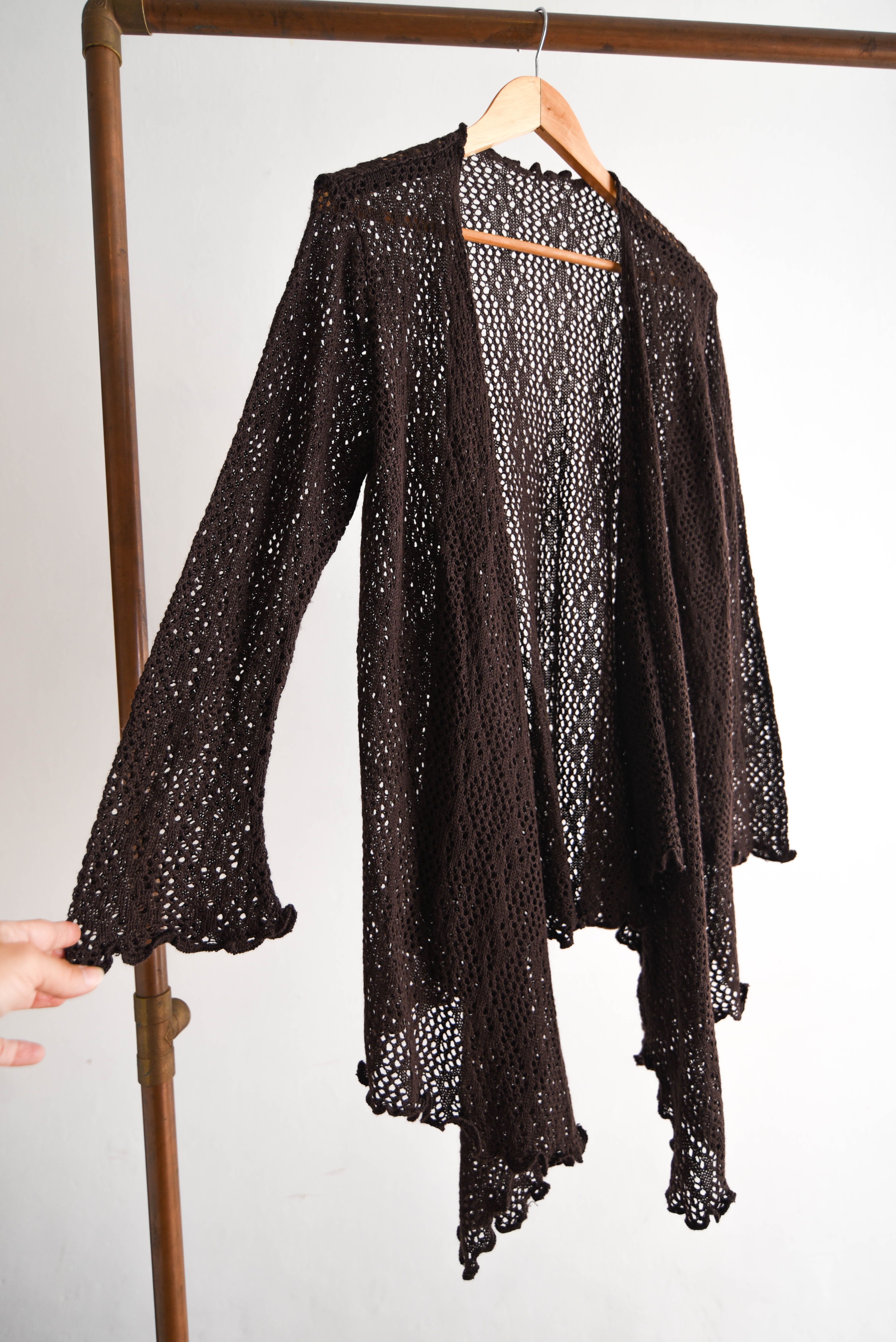 Cardigan café calado asimétrico