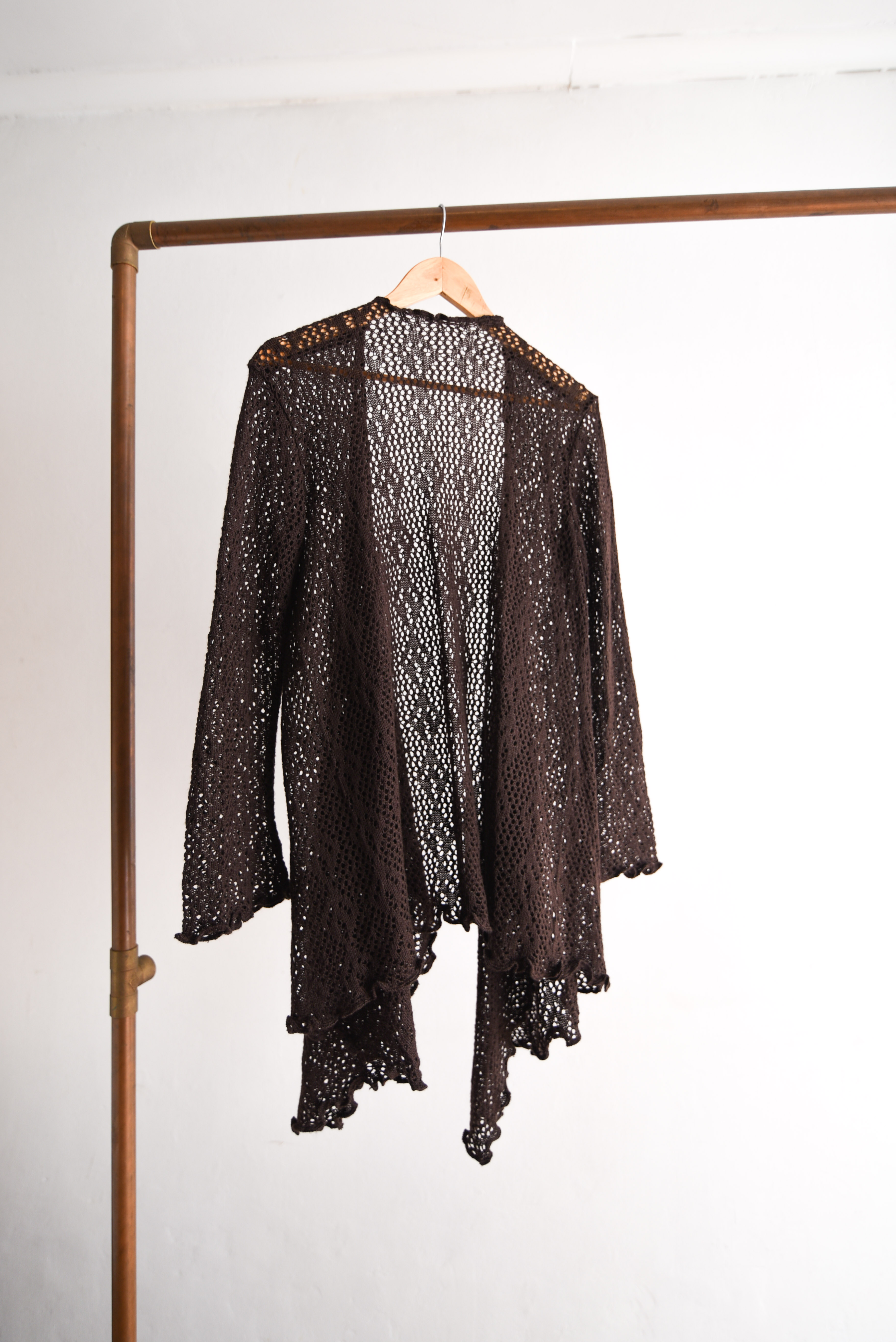 Cardigan café calado asimétrico