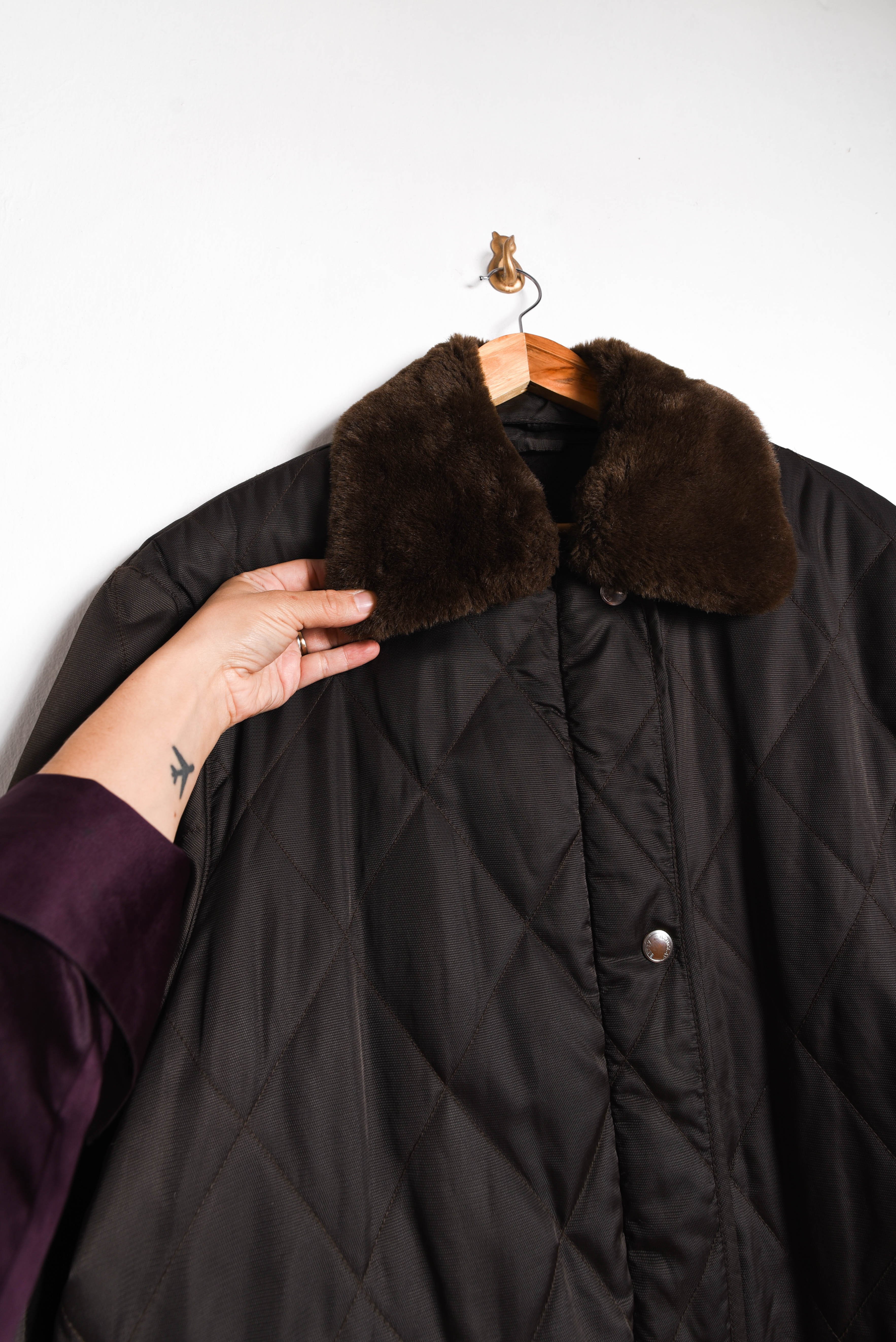 Chaqueta quilted cuello peludo