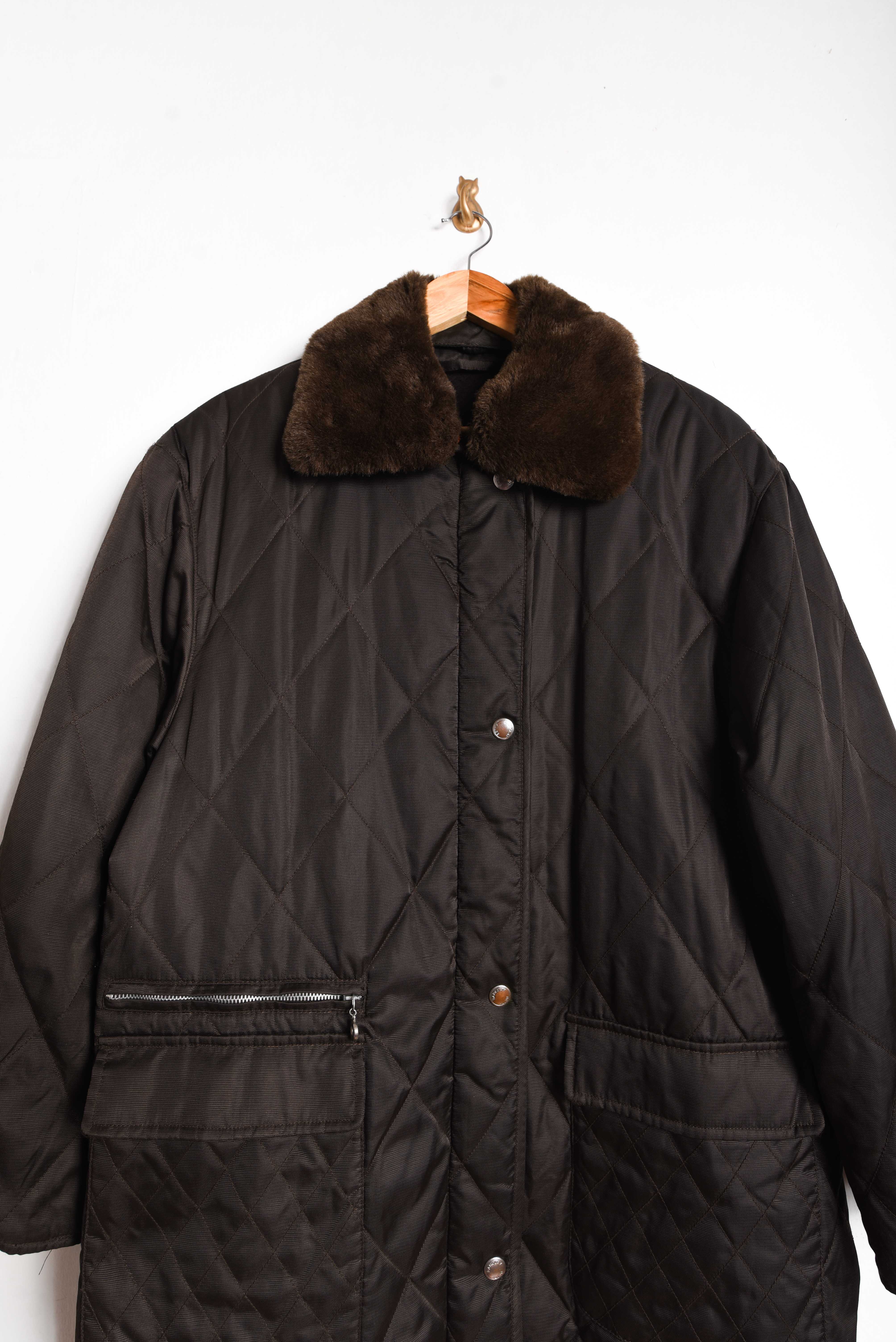 Chaqueta quilted cuello peludo