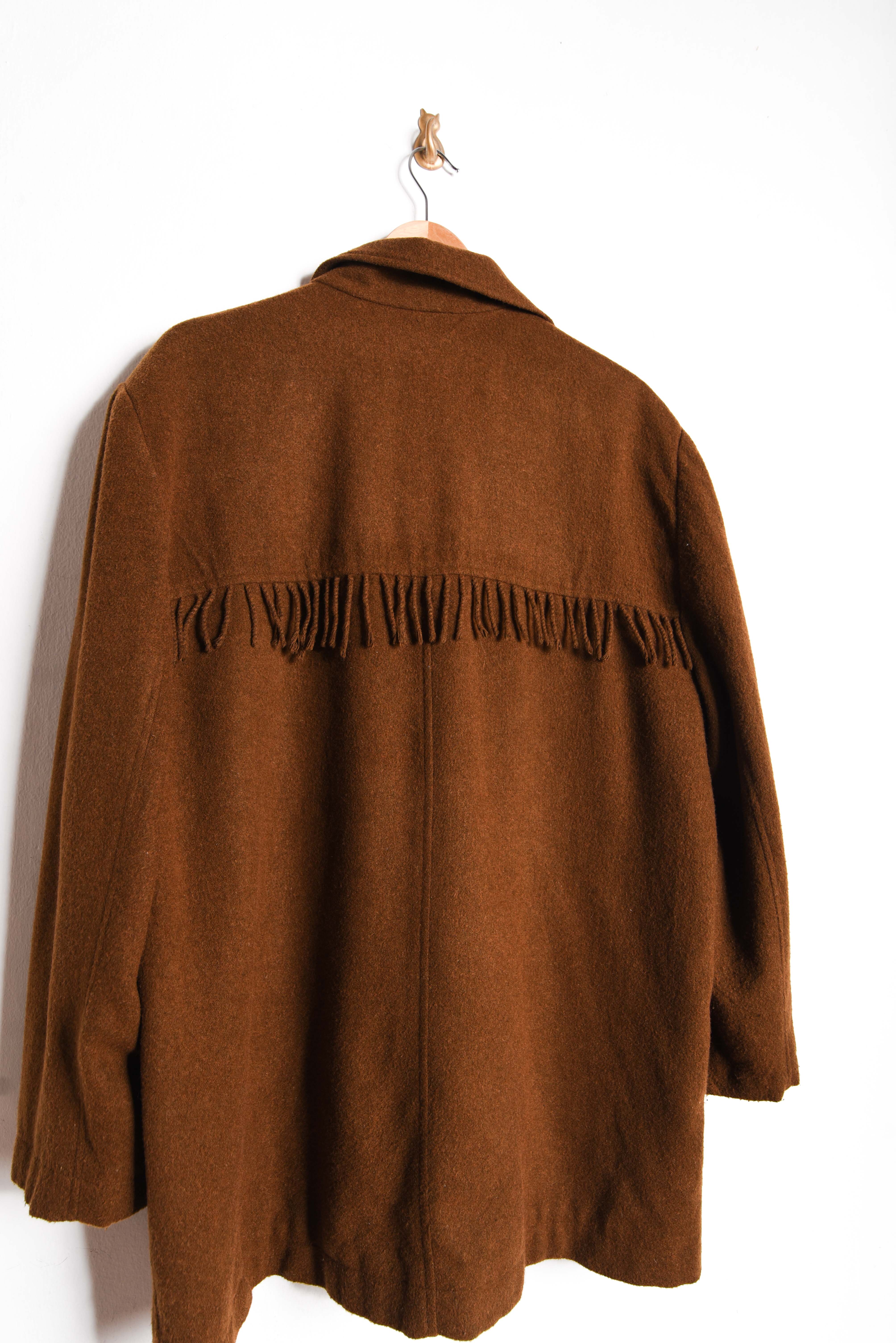 Abrigo café lana flecos