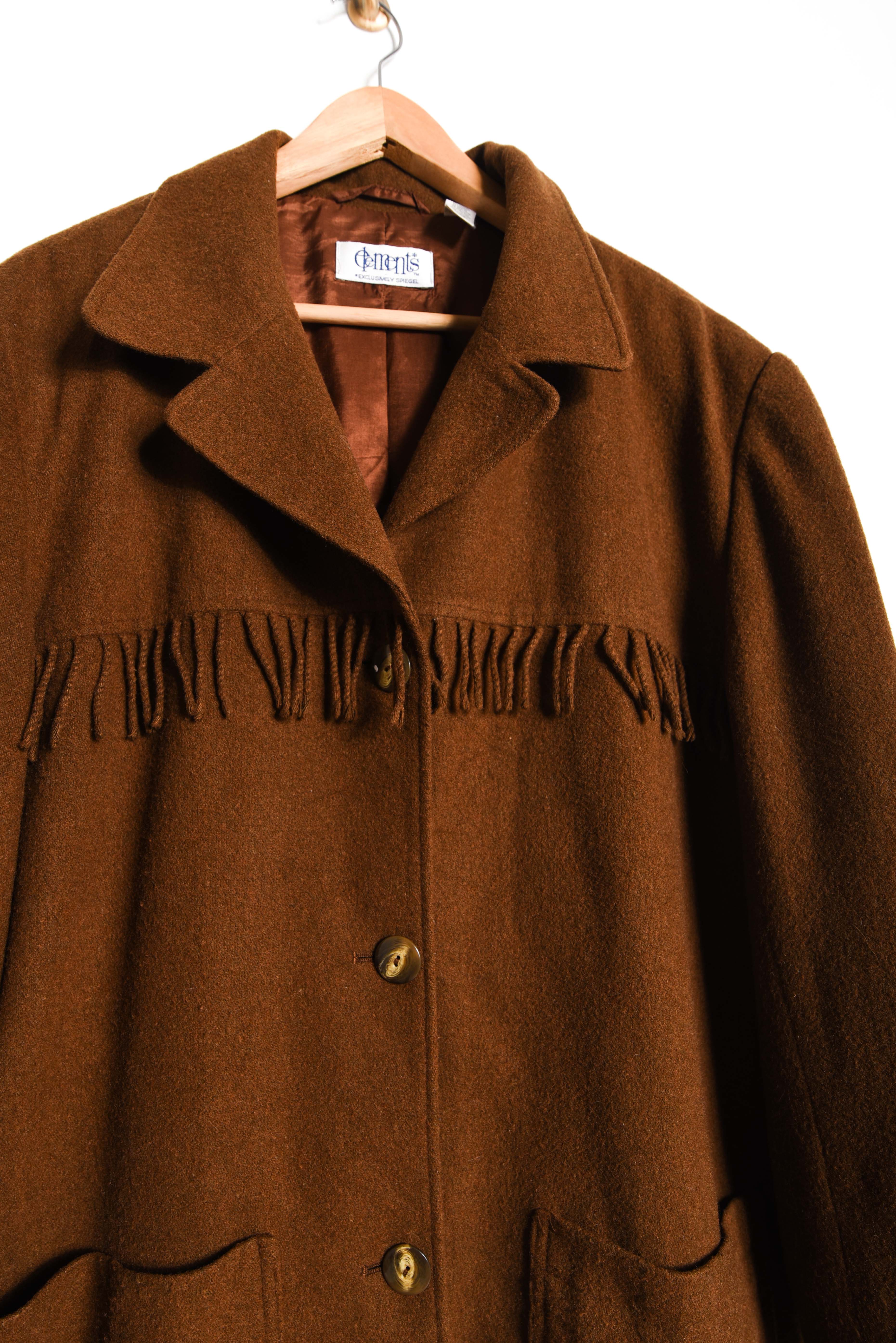 Abrigo café lana flecos