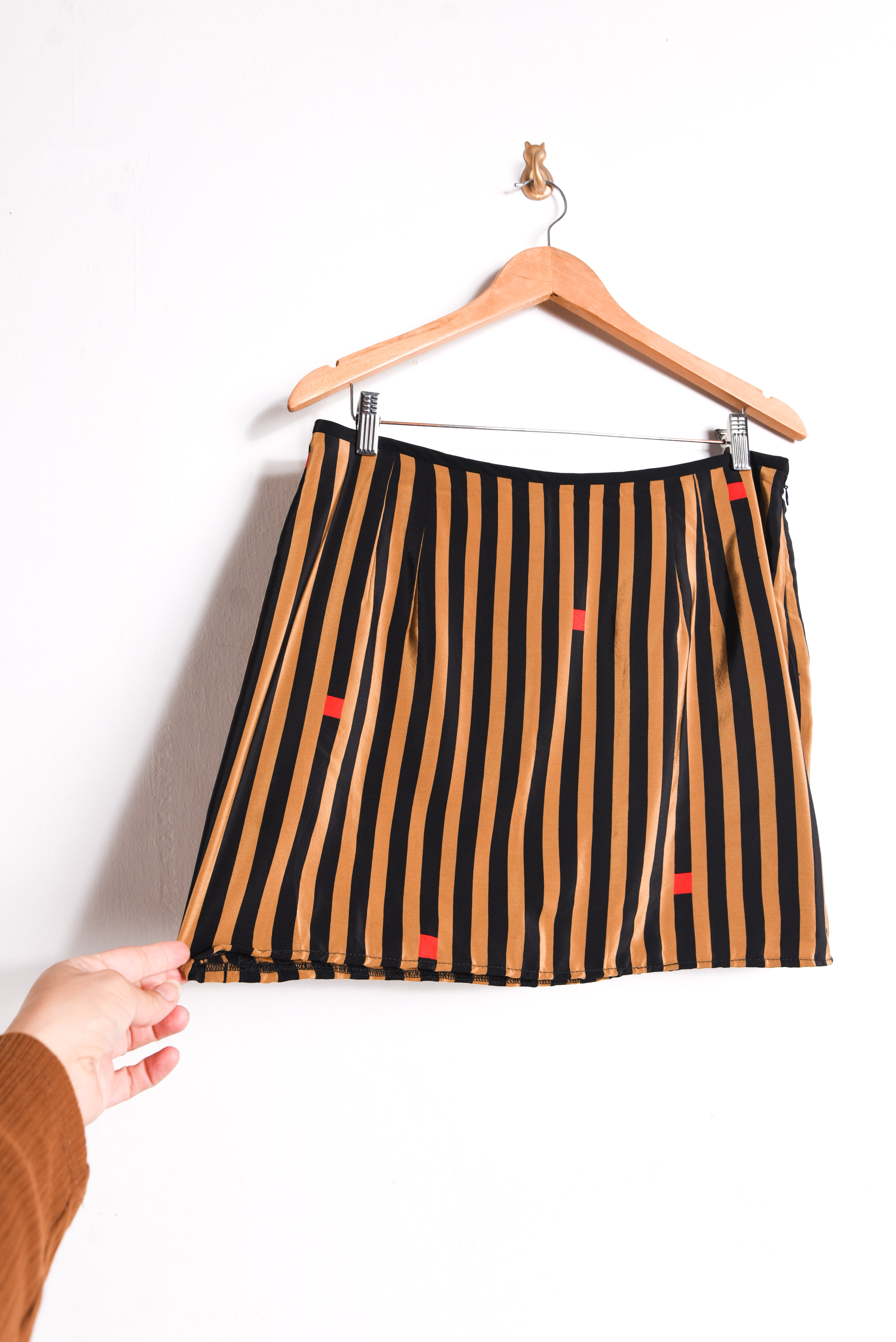 Mini falda camel rayada seda