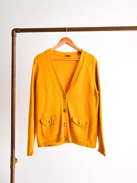 Cardigan amarillo botones dorados