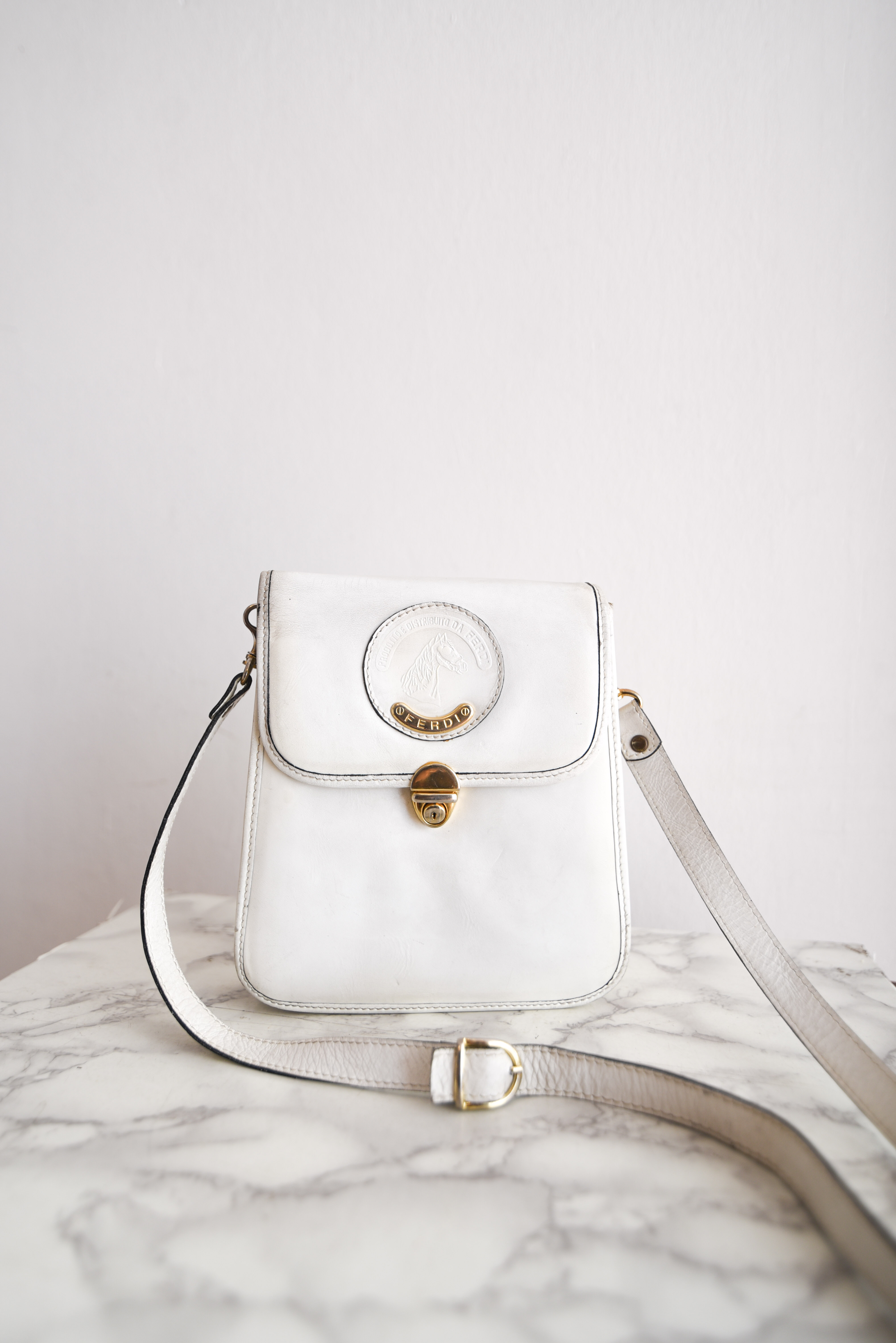 Cartera blanca vintage cuero