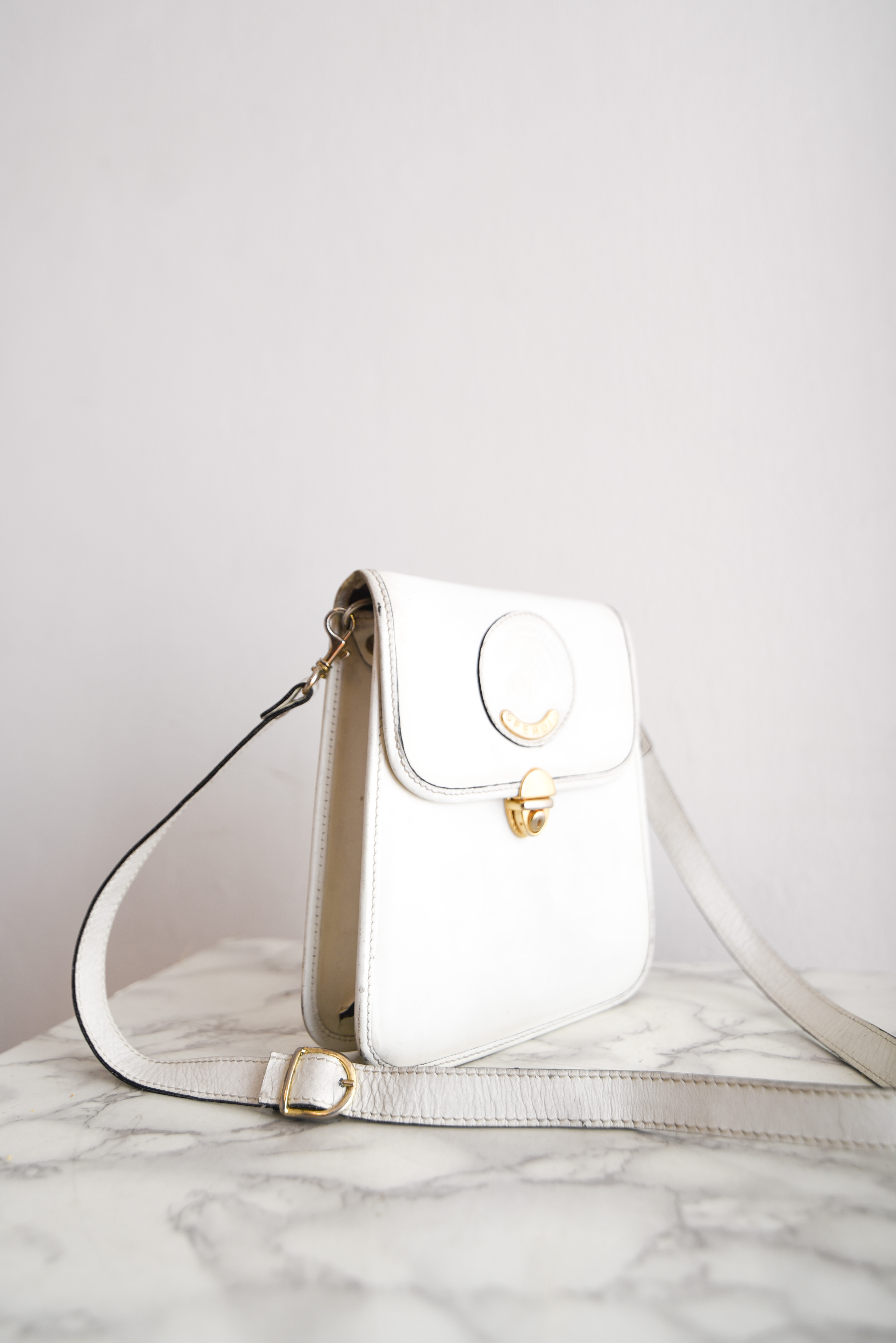Cartera blanca vintage cuero