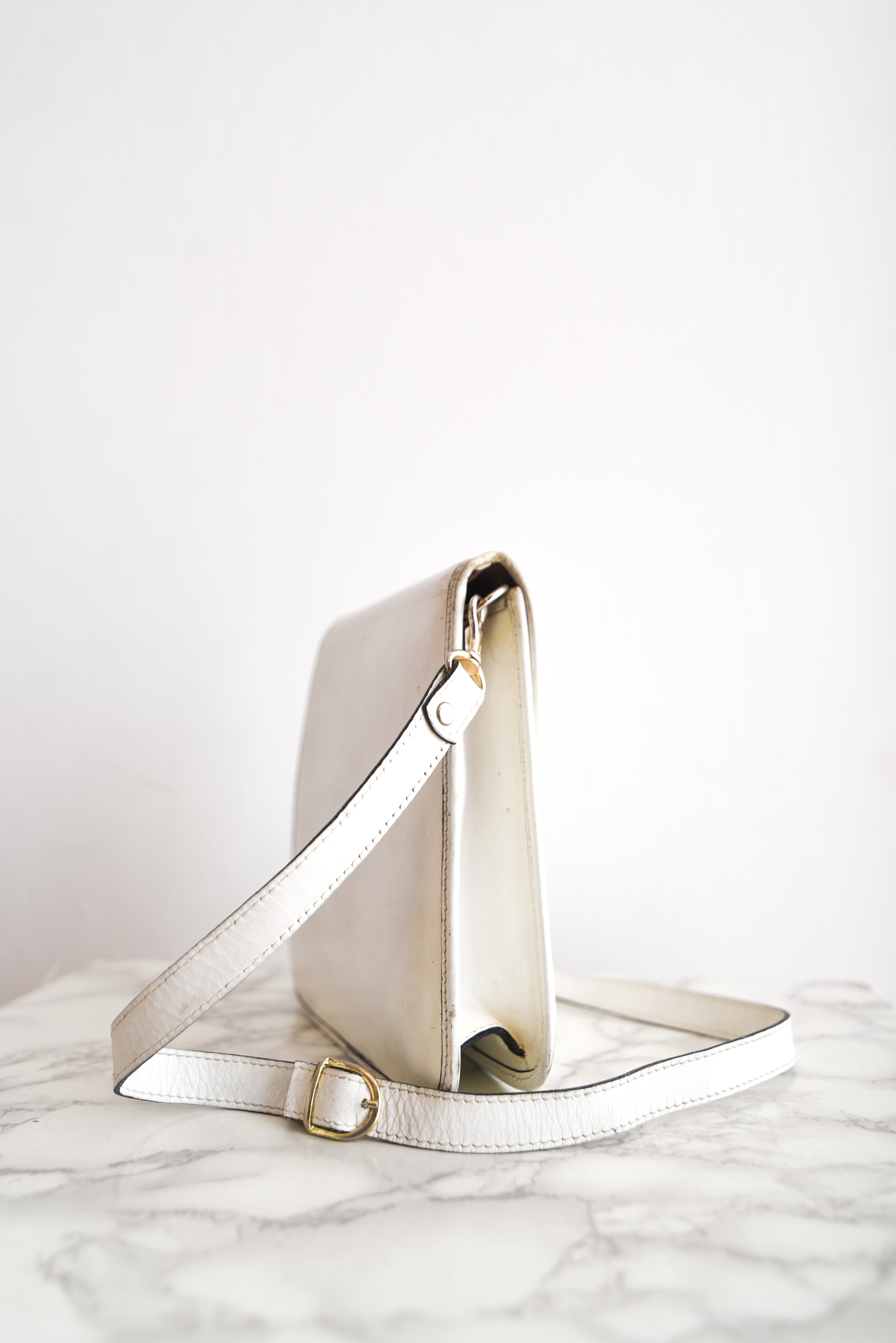 Cartera blanca vintage cuero