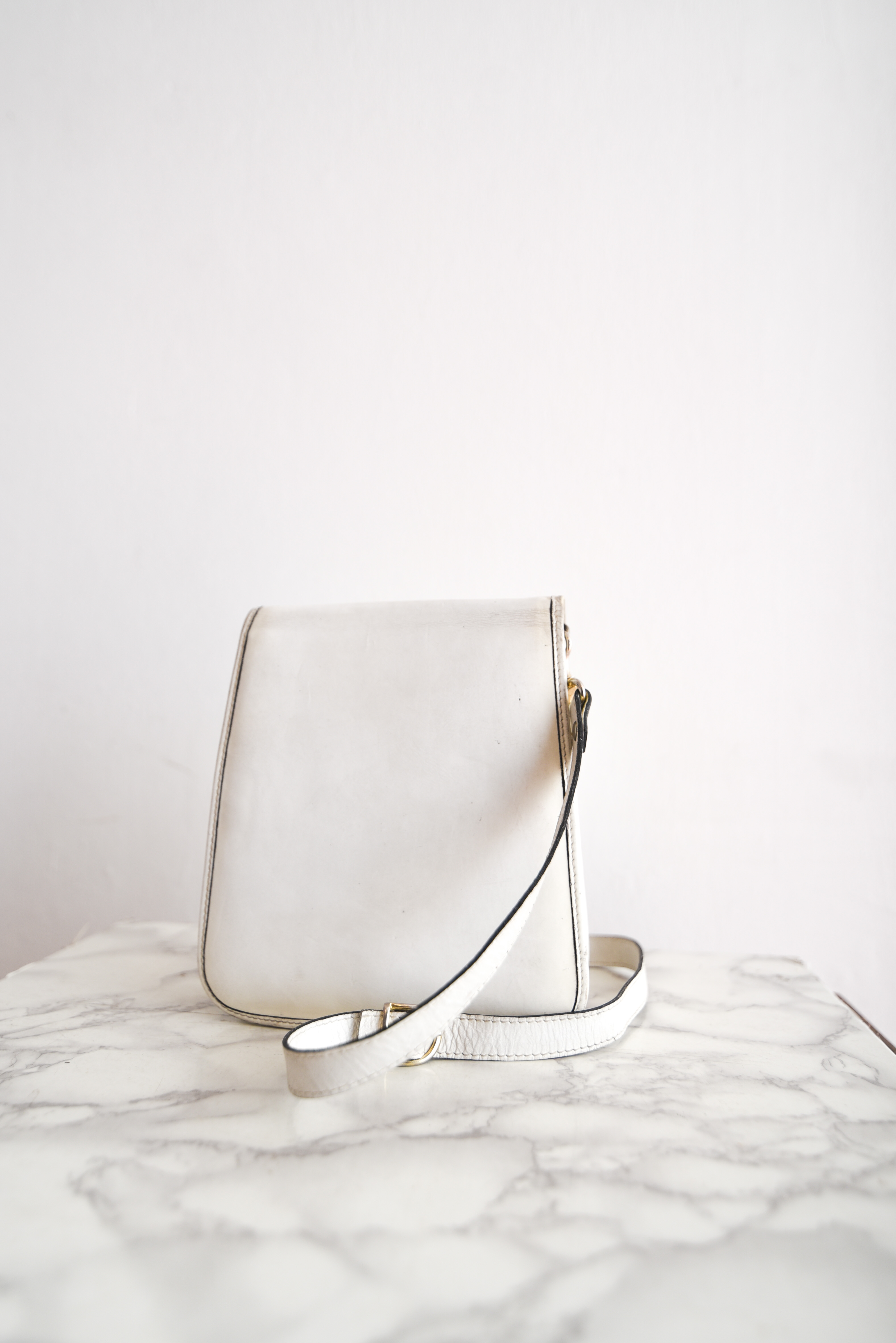 Cartera blanca vintage cuero