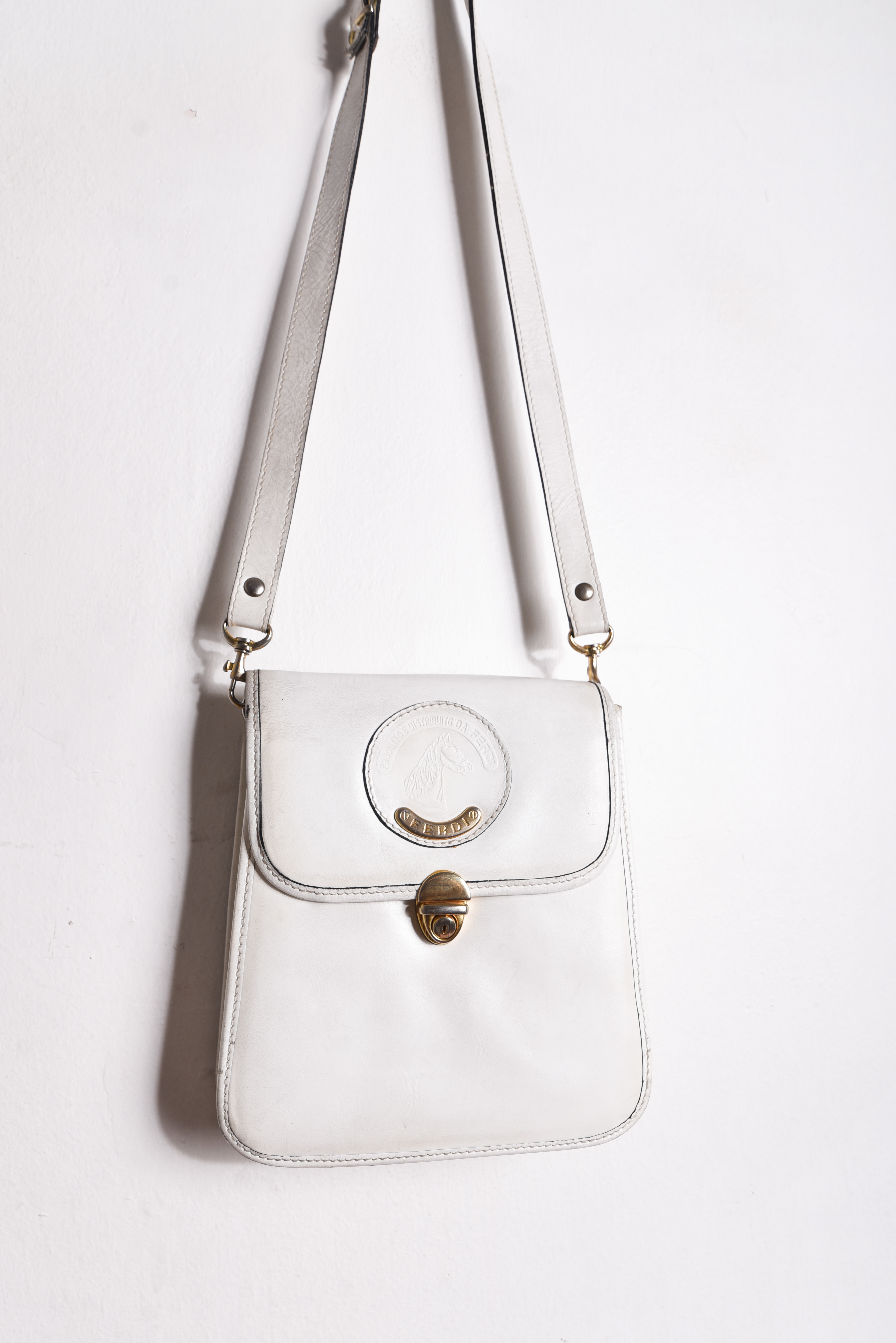 Cartera blanca vintage cuero