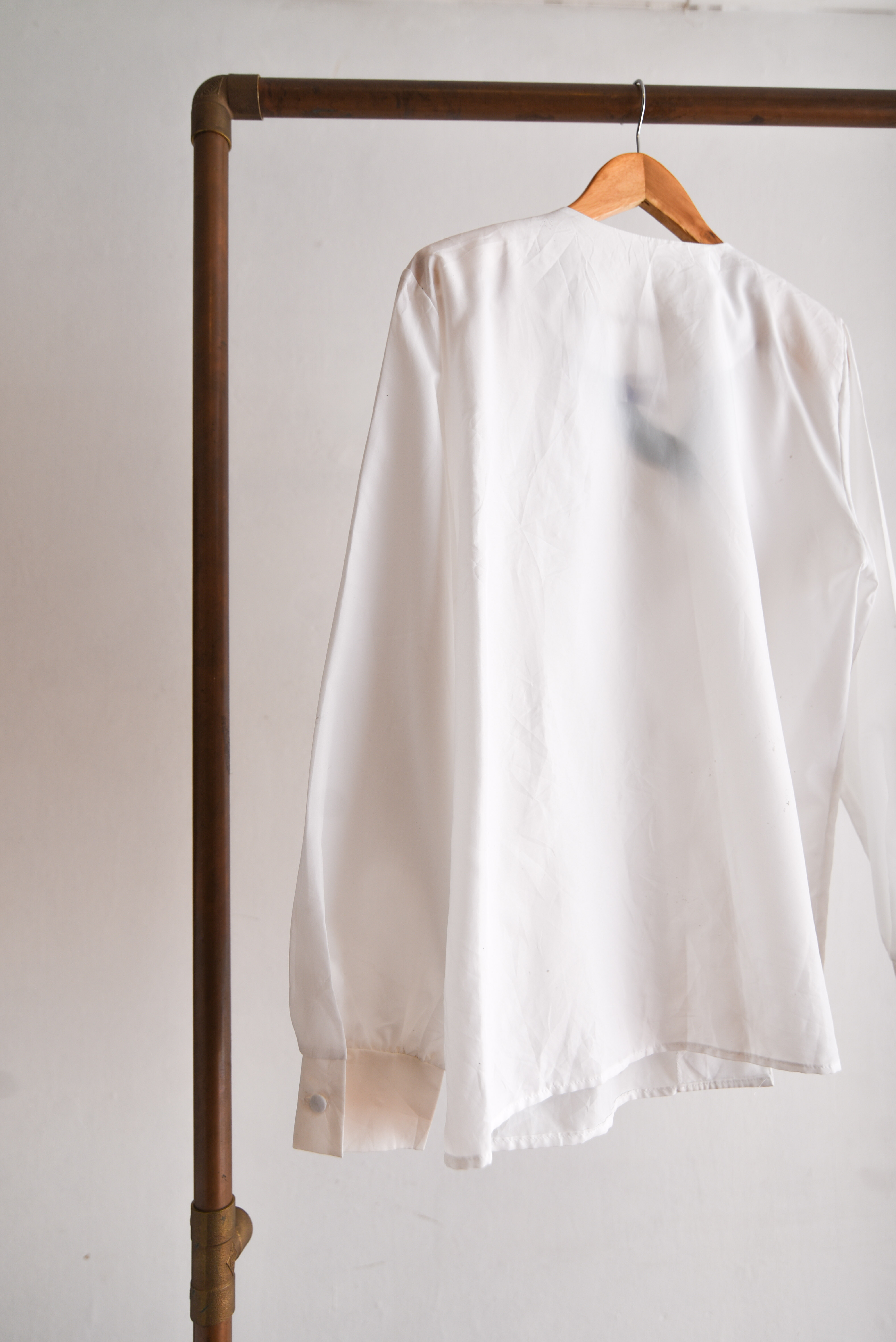 Blusa blanca vintage agua