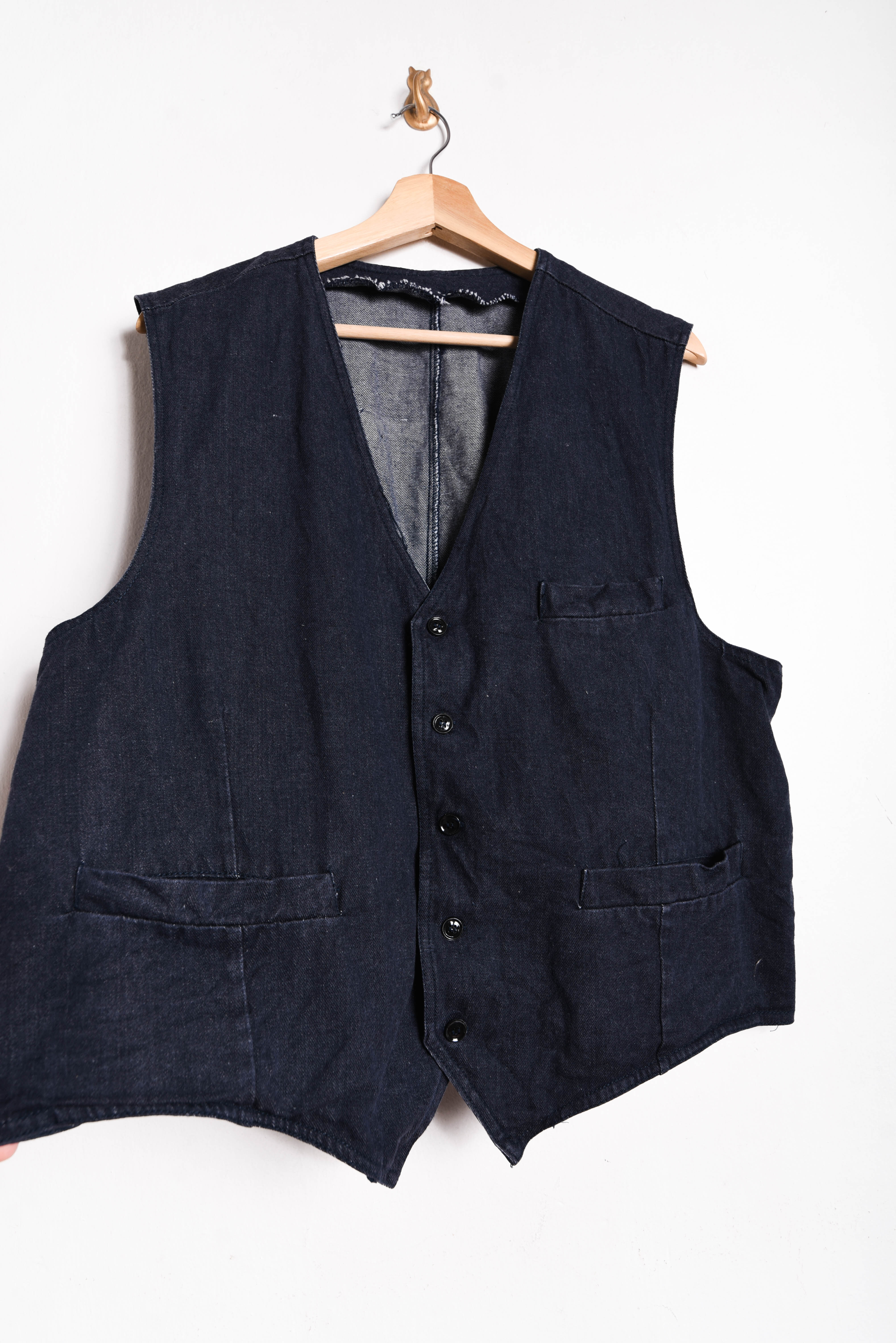 Denim vest botones