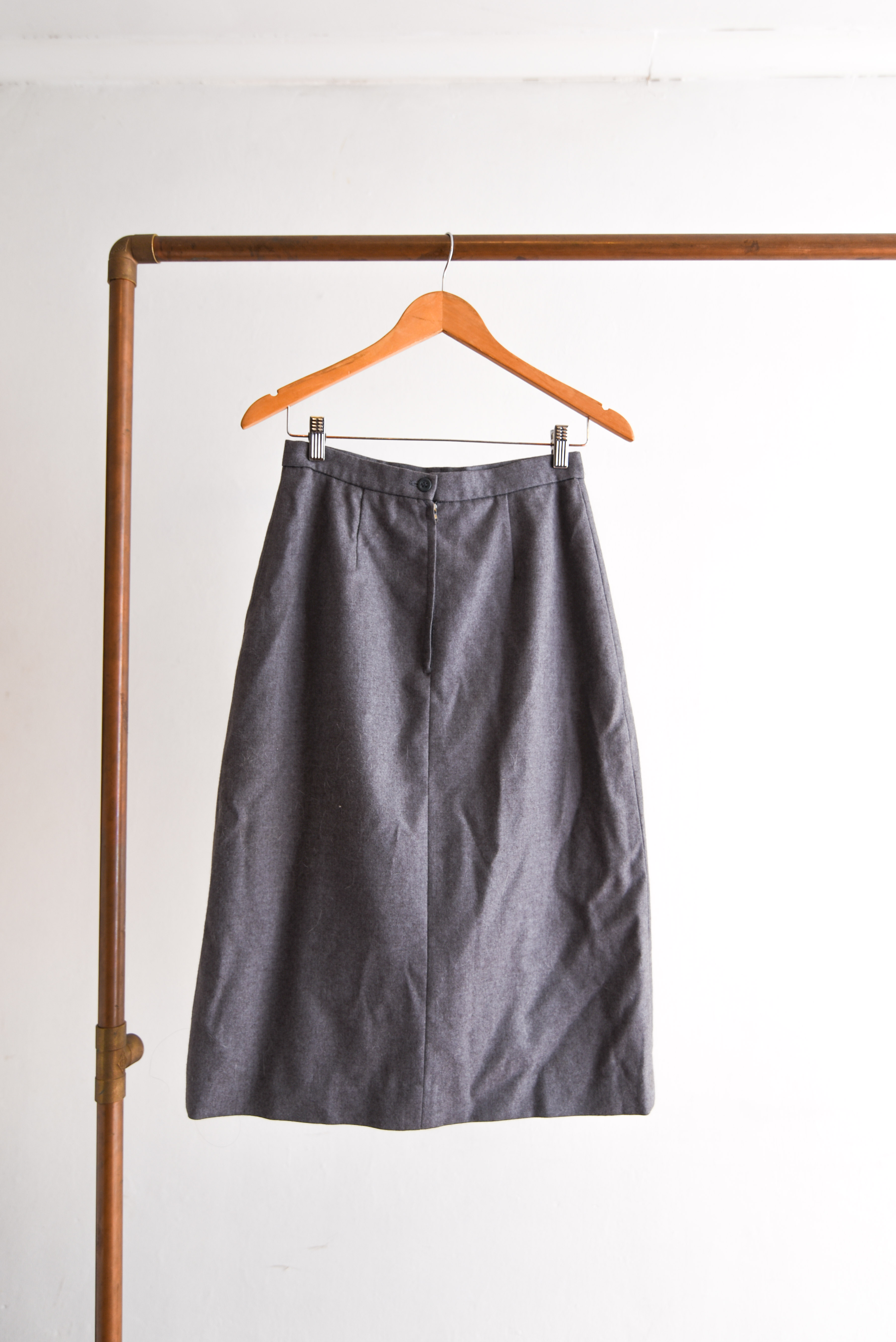 Falda lana gris plisada