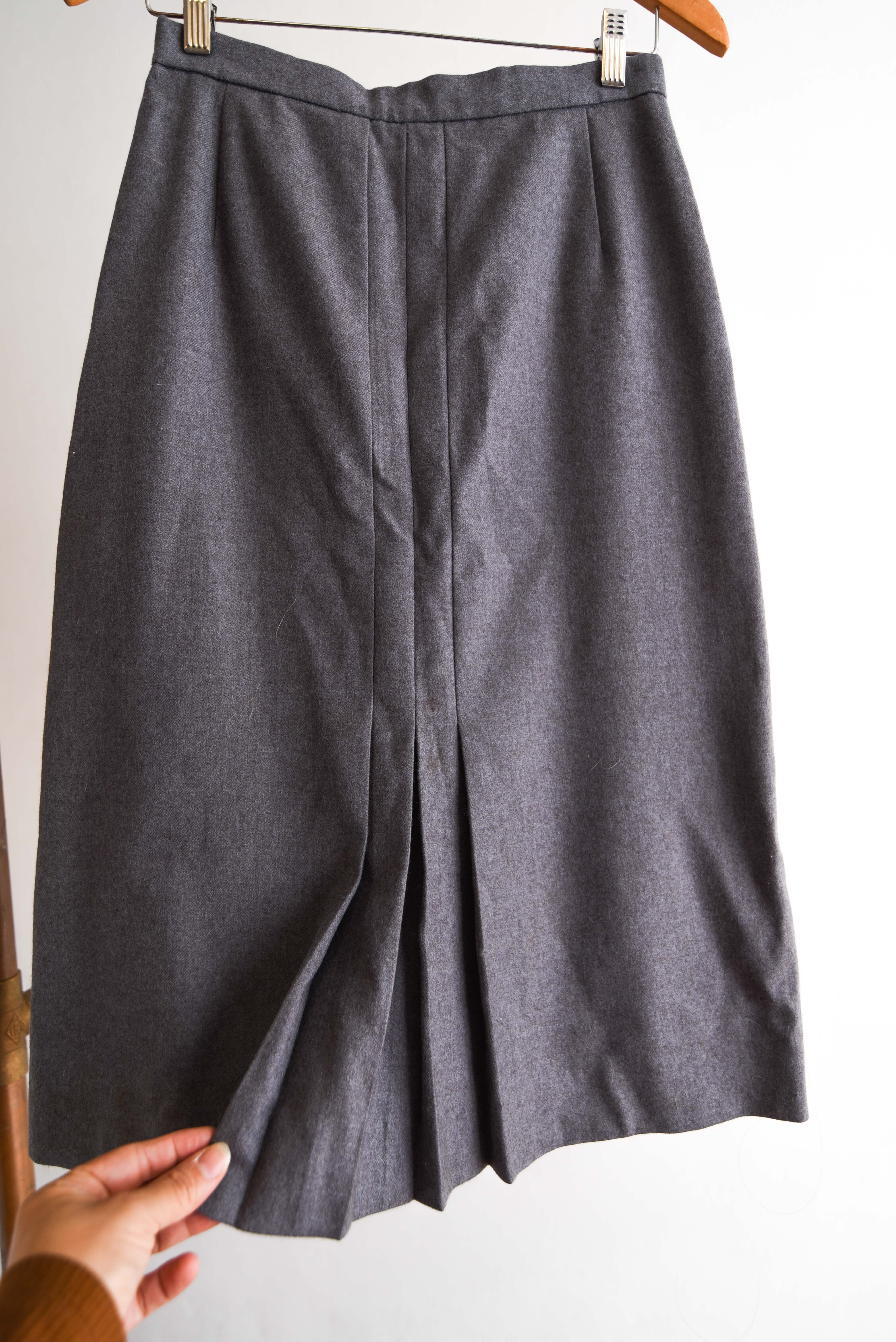 Falda lana gris plisada