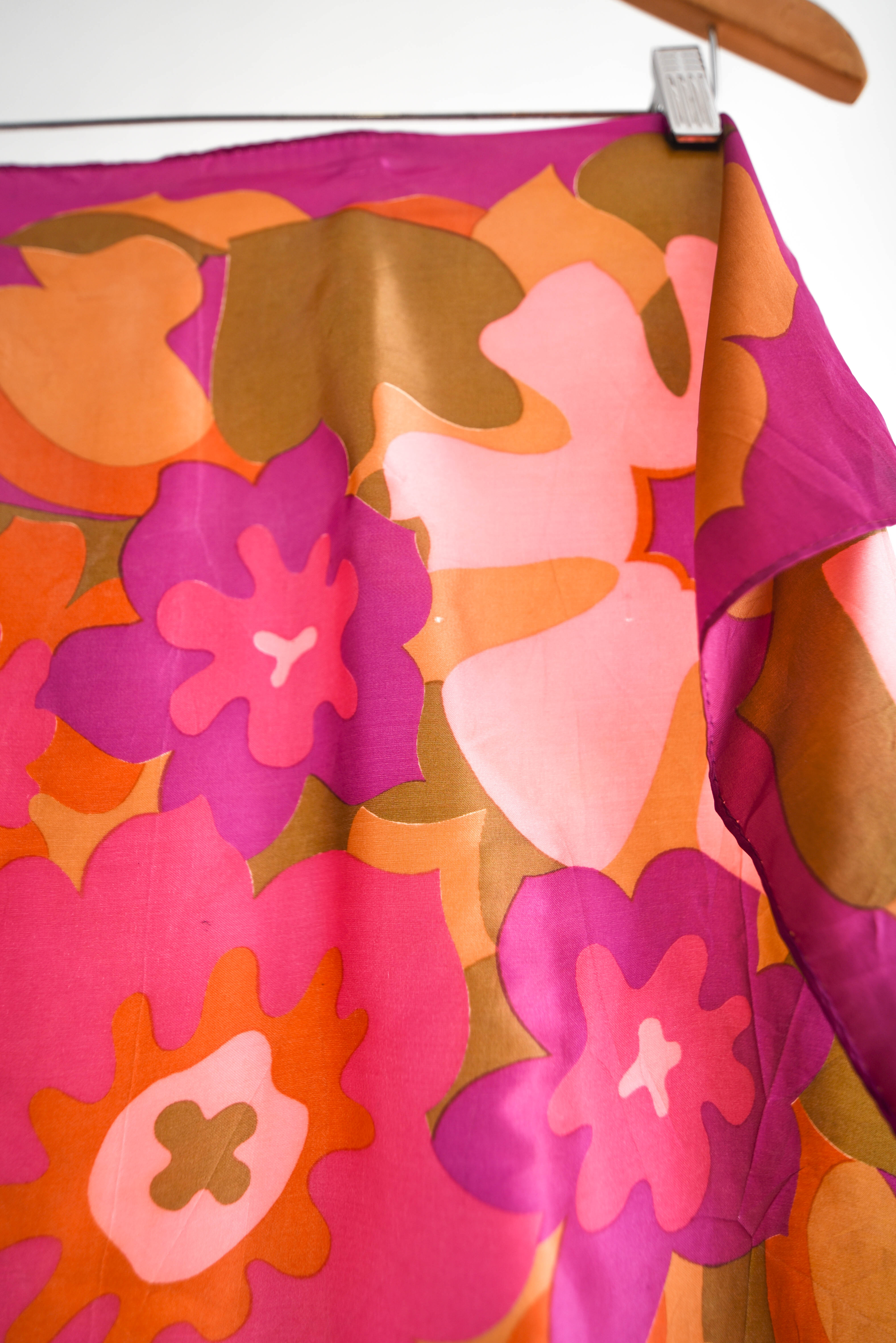 Pañuelo floral retro rosa