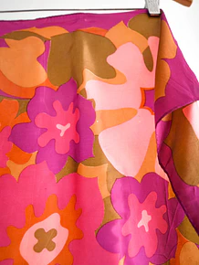 Pañuelo floral retro rosa