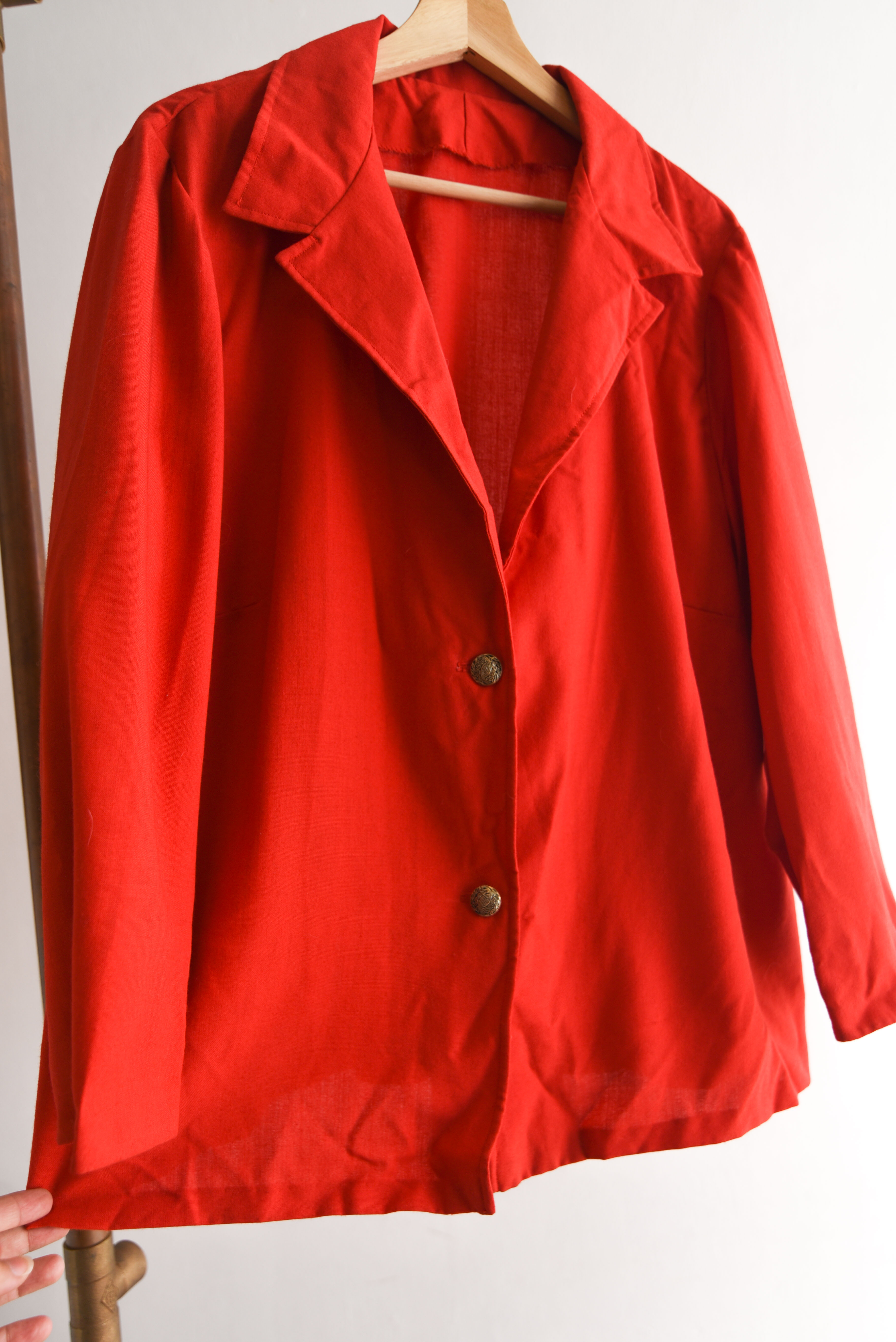Blazer rojo delgado botones