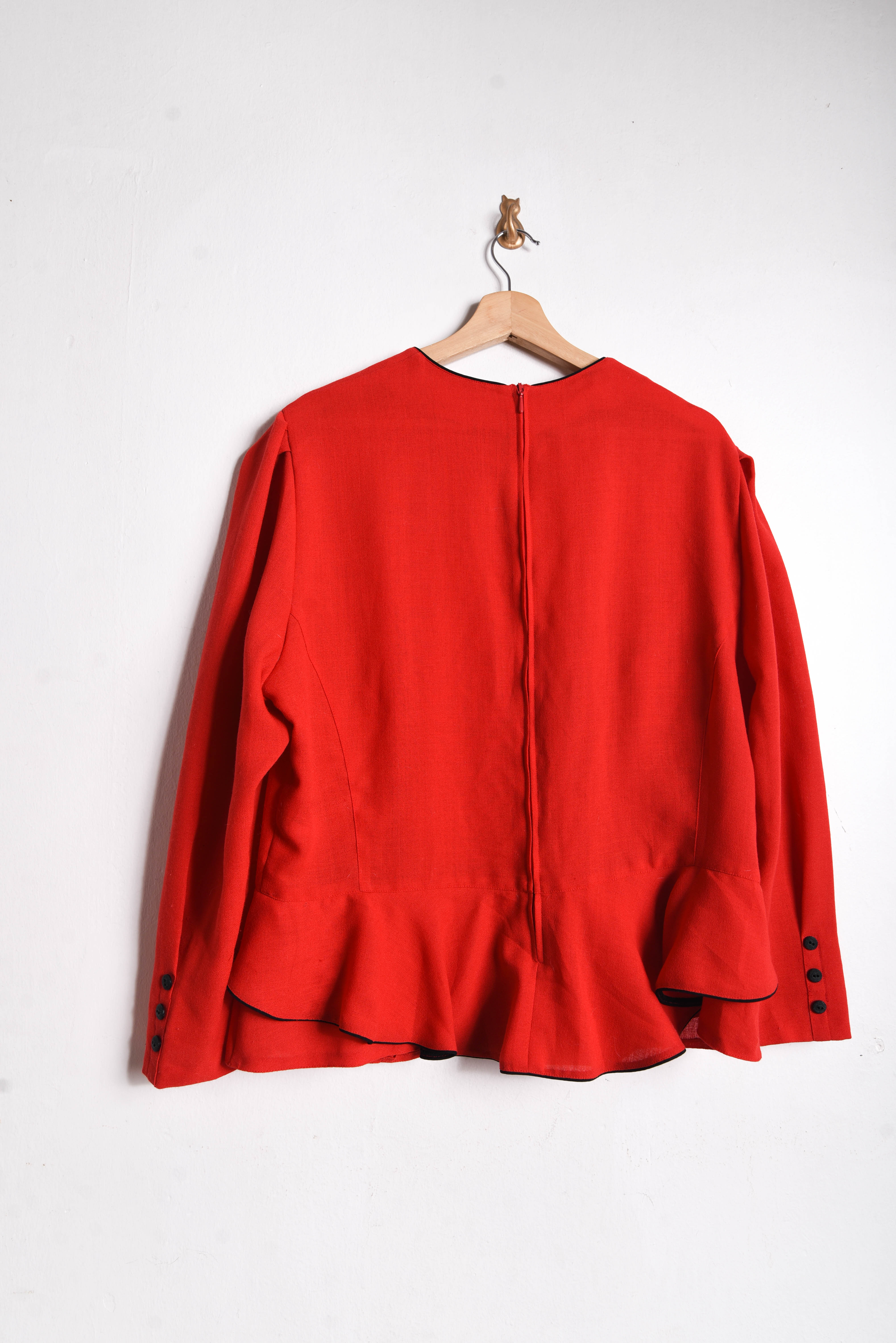 Blusa roja peplum botones