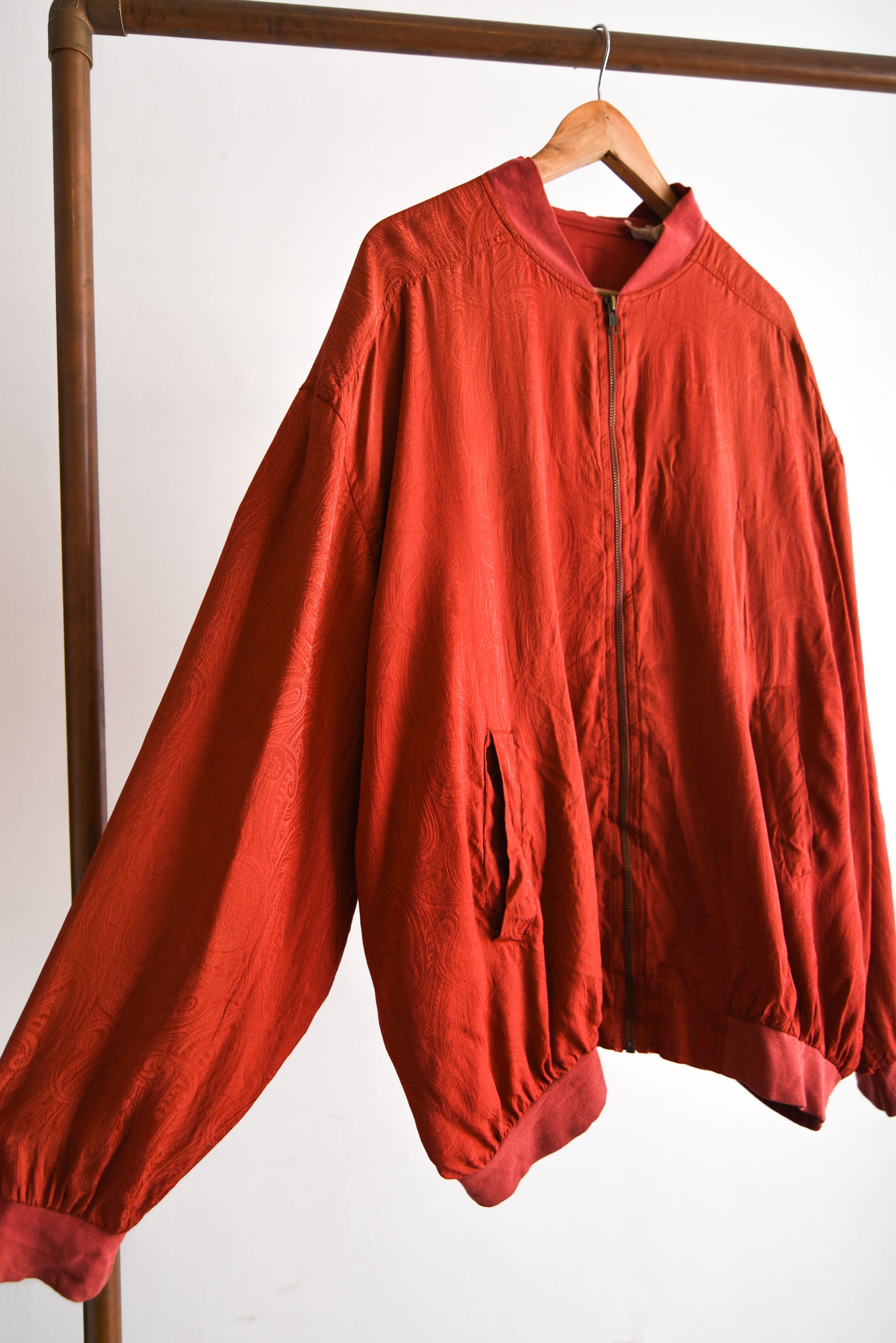Bomber jacket roja seda vintage 90s