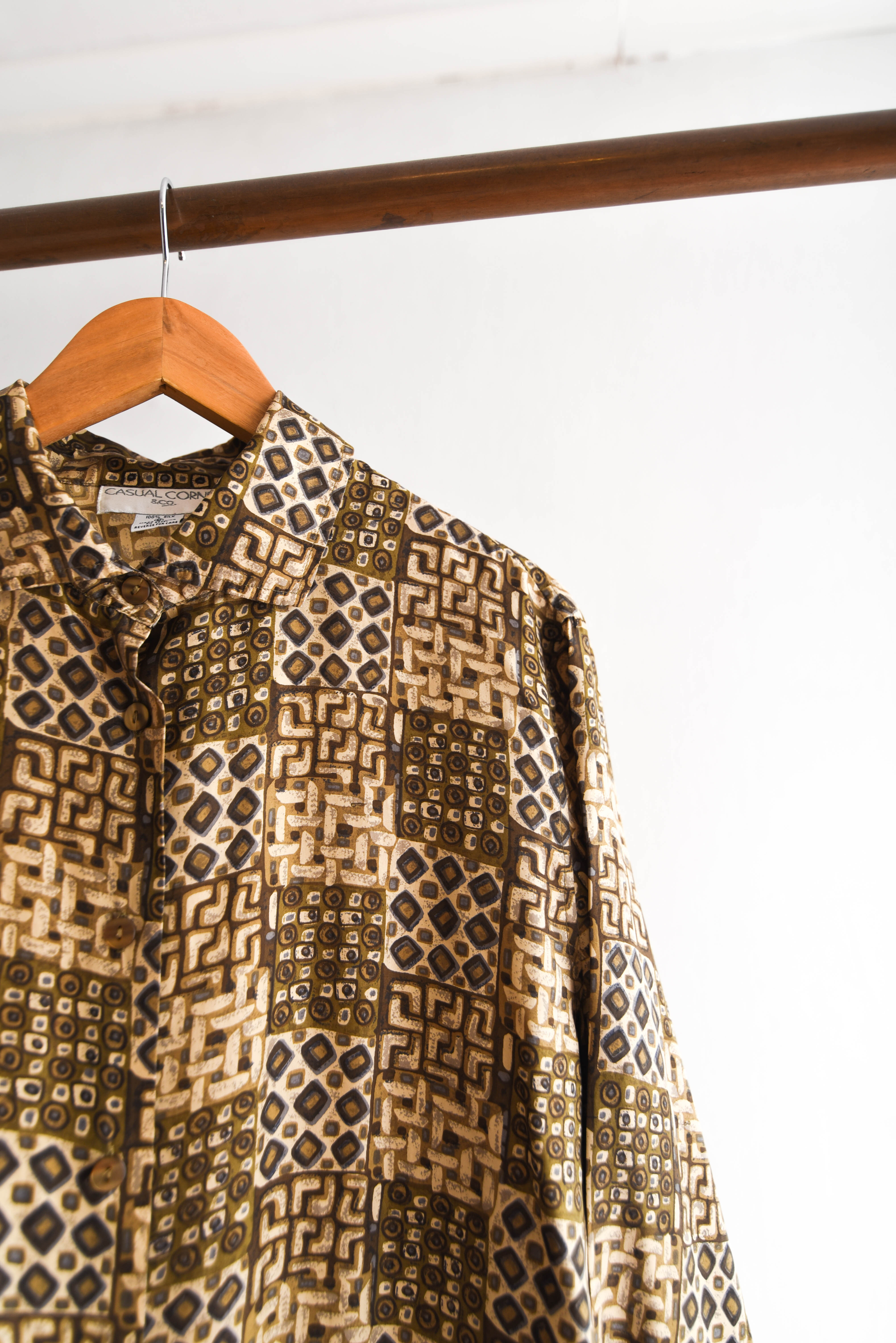 Blusa café silk figuras