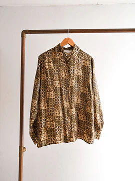 Blusa café silk figuras
