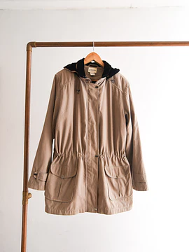 Chaqueta nude velvet acinturada