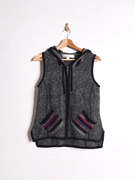 Sweater vest gris capucha