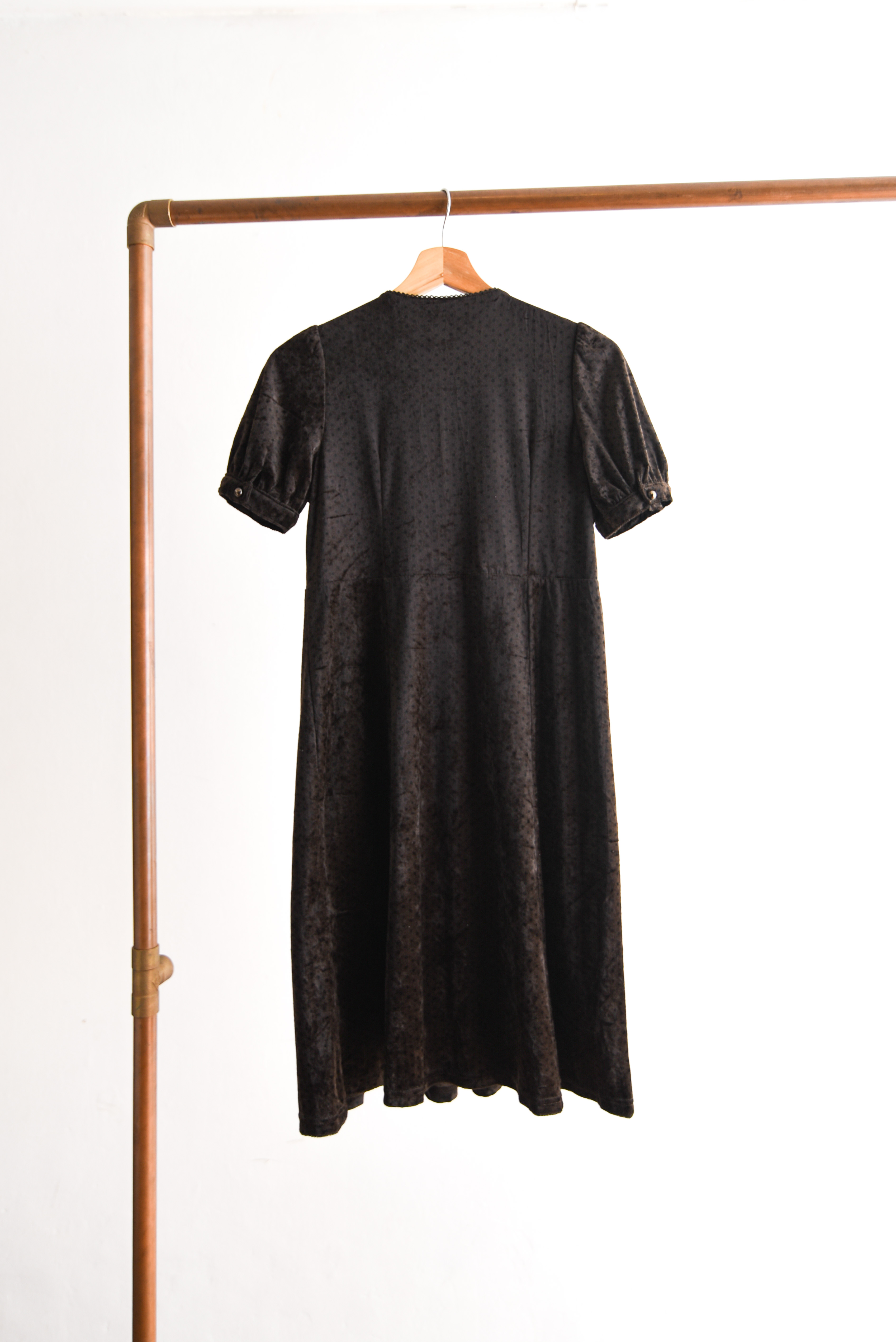 Vestido café dots velvet
