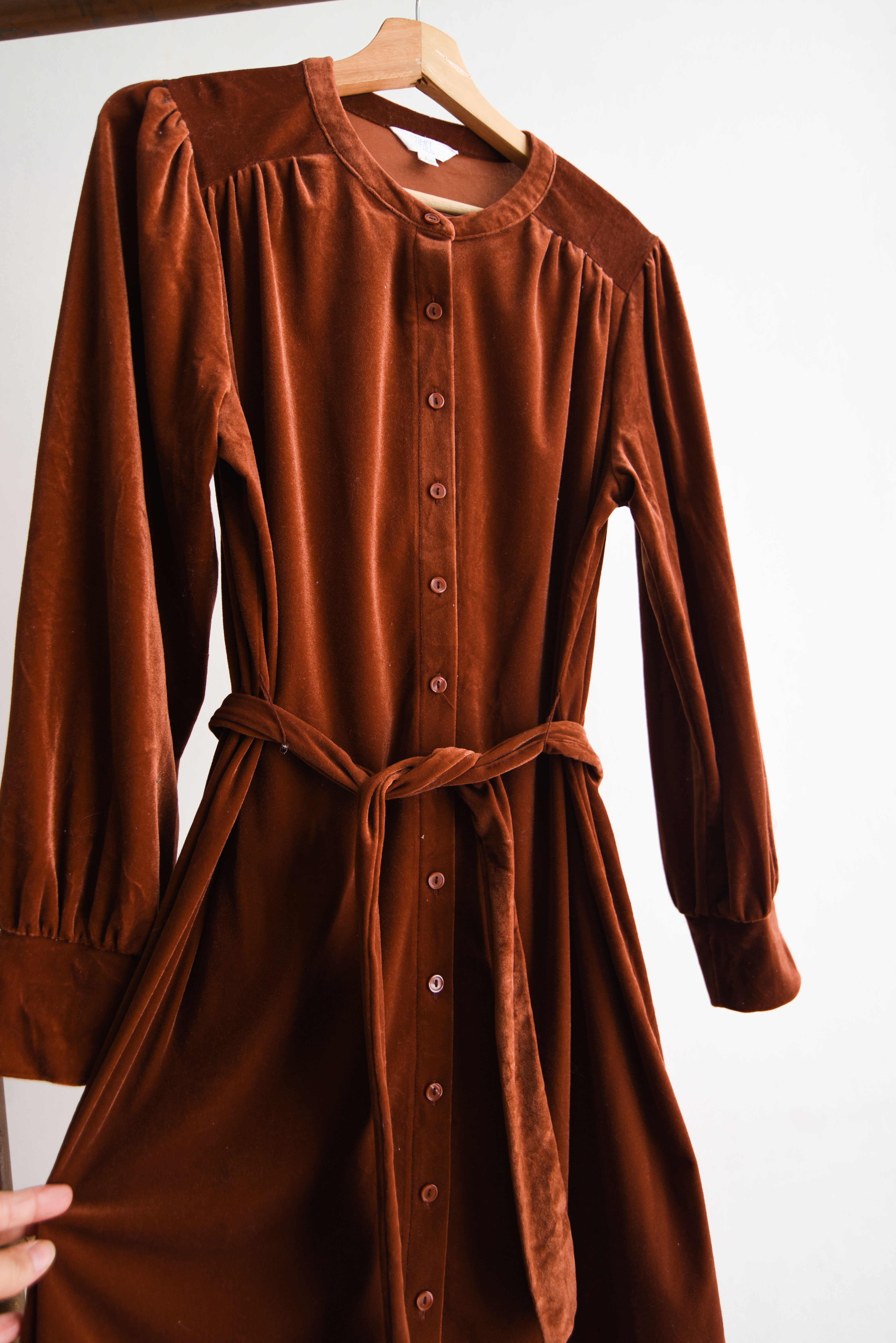 Vestido velvet camisero granate