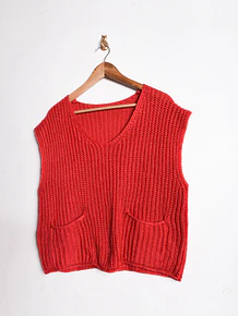 Sweater vest true red