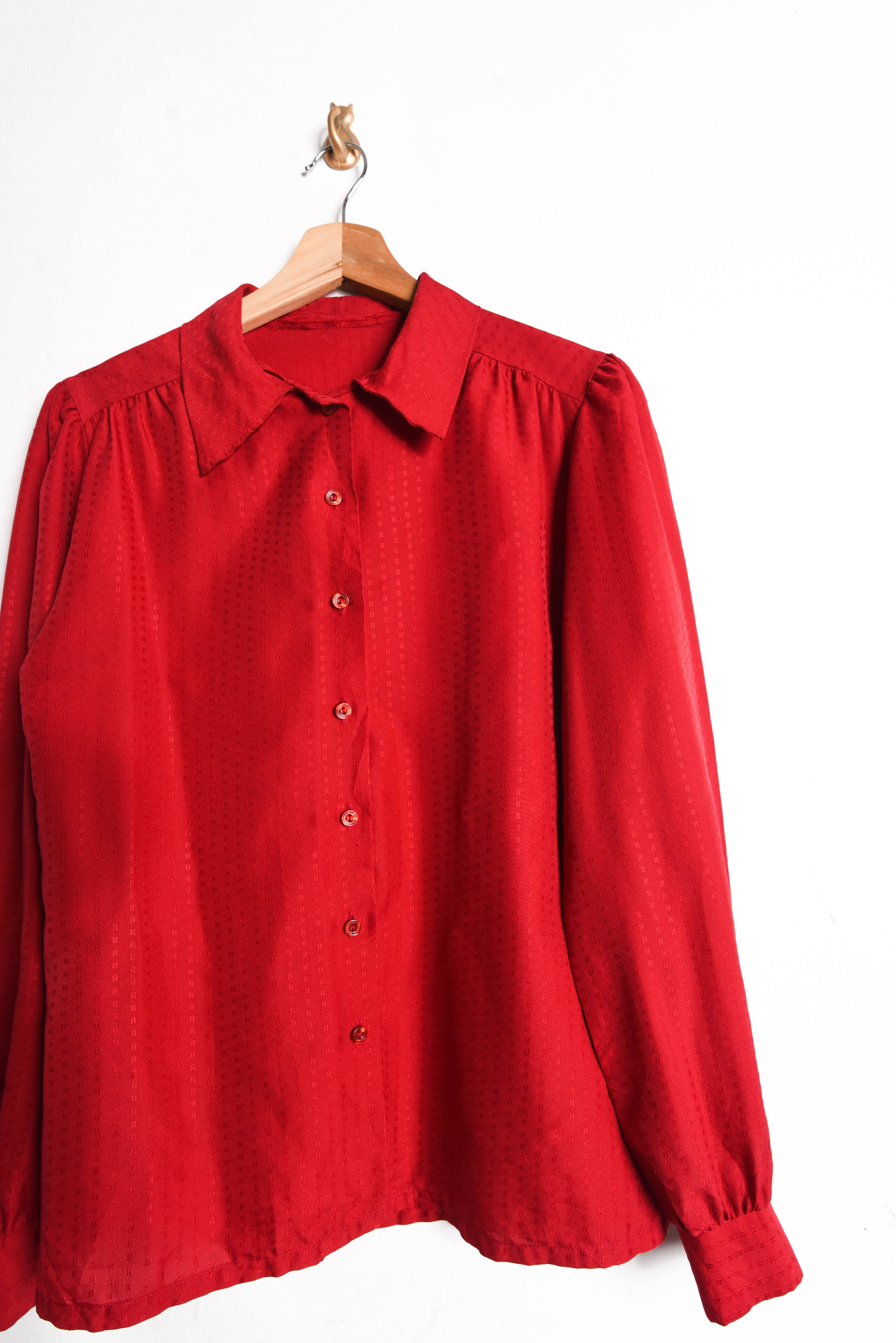 Blusa roja satín vintage