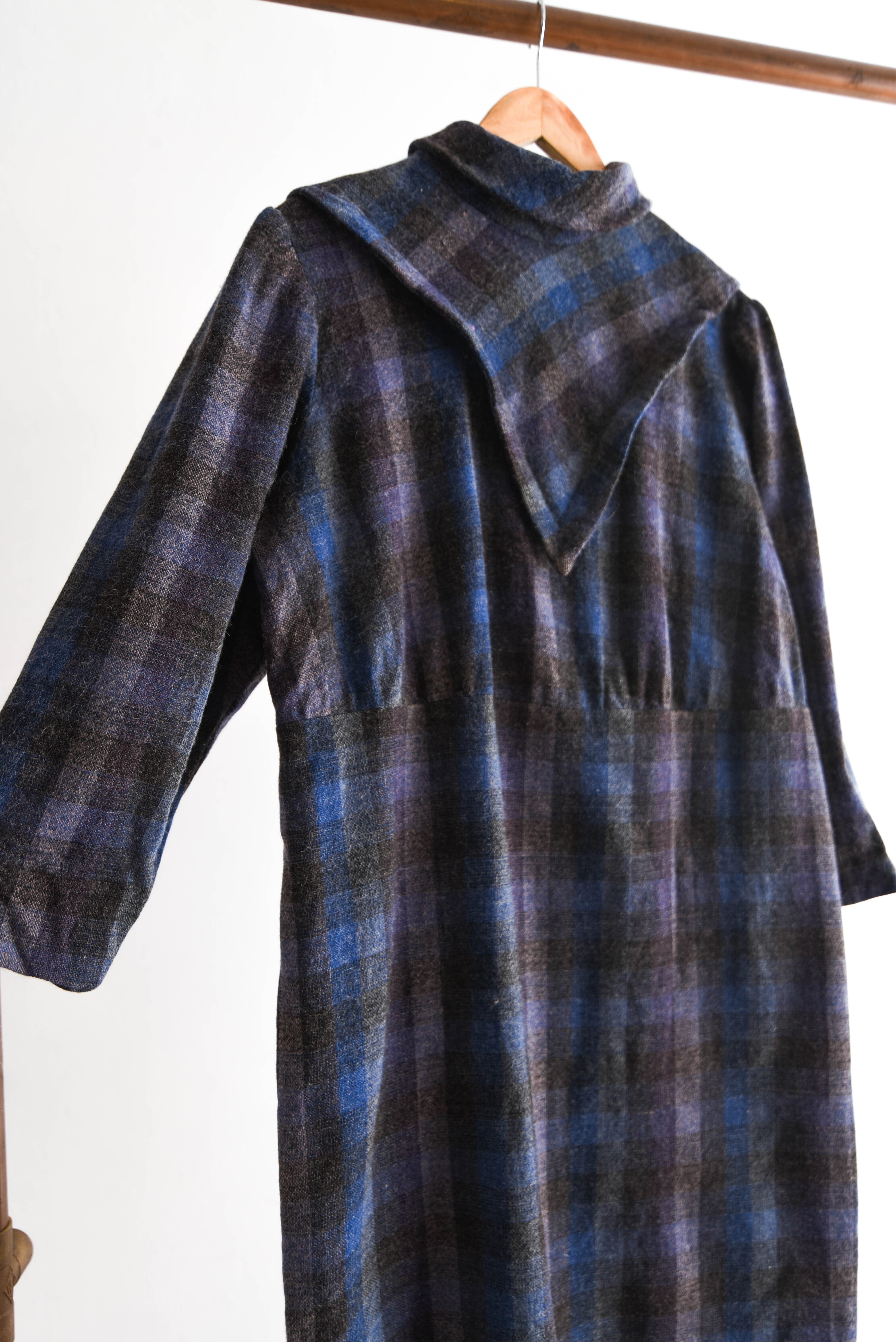 Vestido invernal azul y gris lanilla