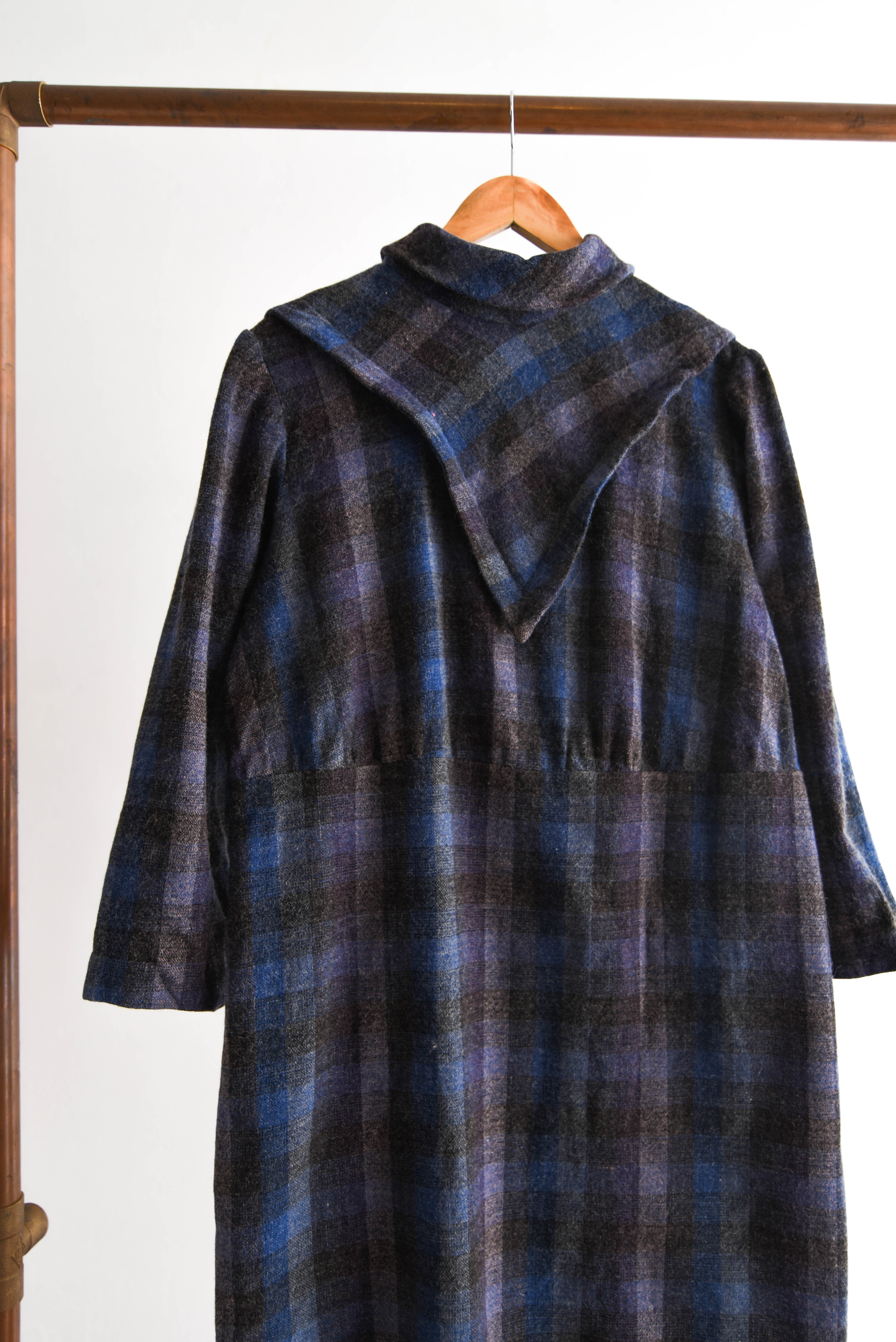Vestido invernal azul y gris lanilla