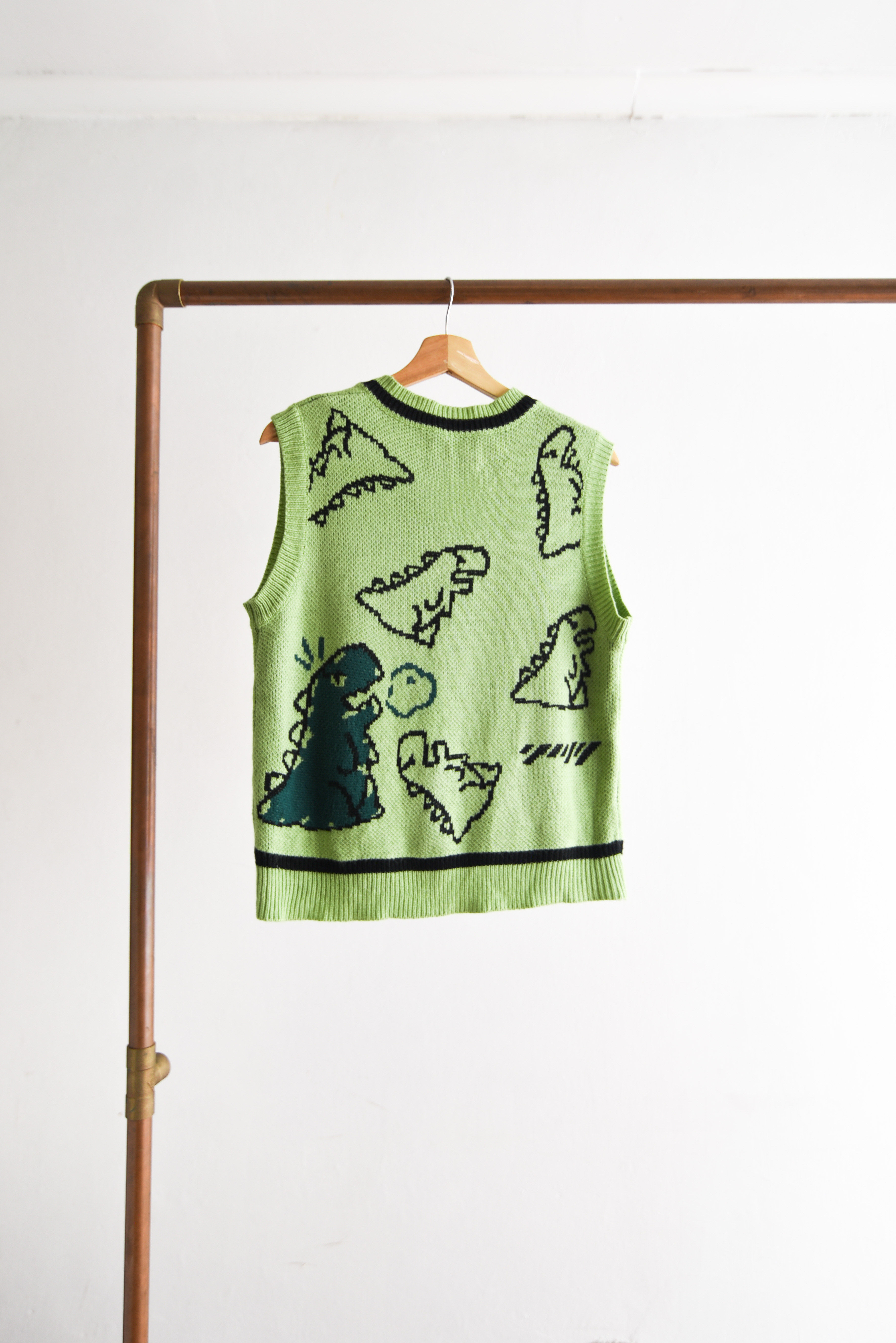 Sweater vest verde dinosaurios
