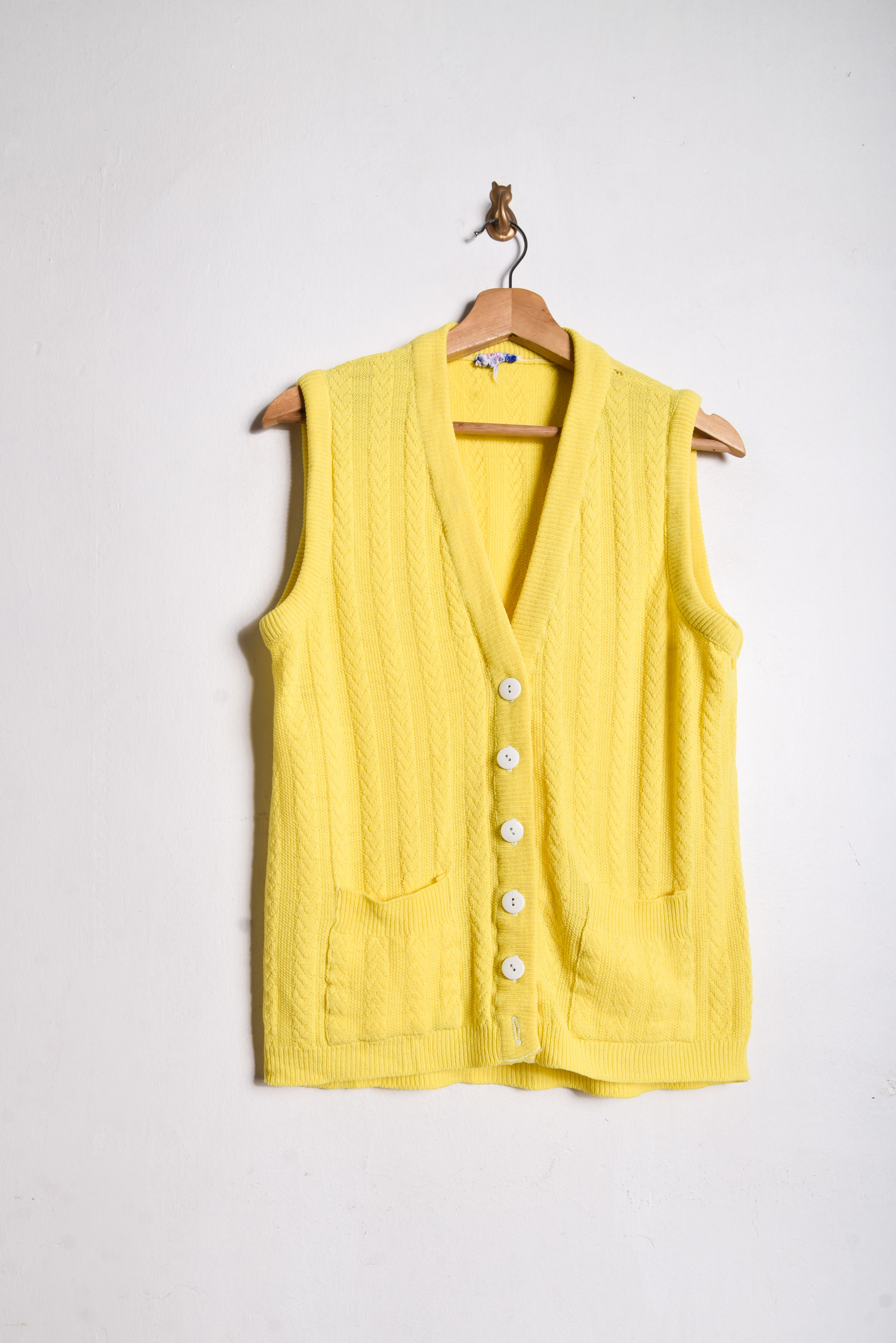 Sweater vest amarillo 70s
