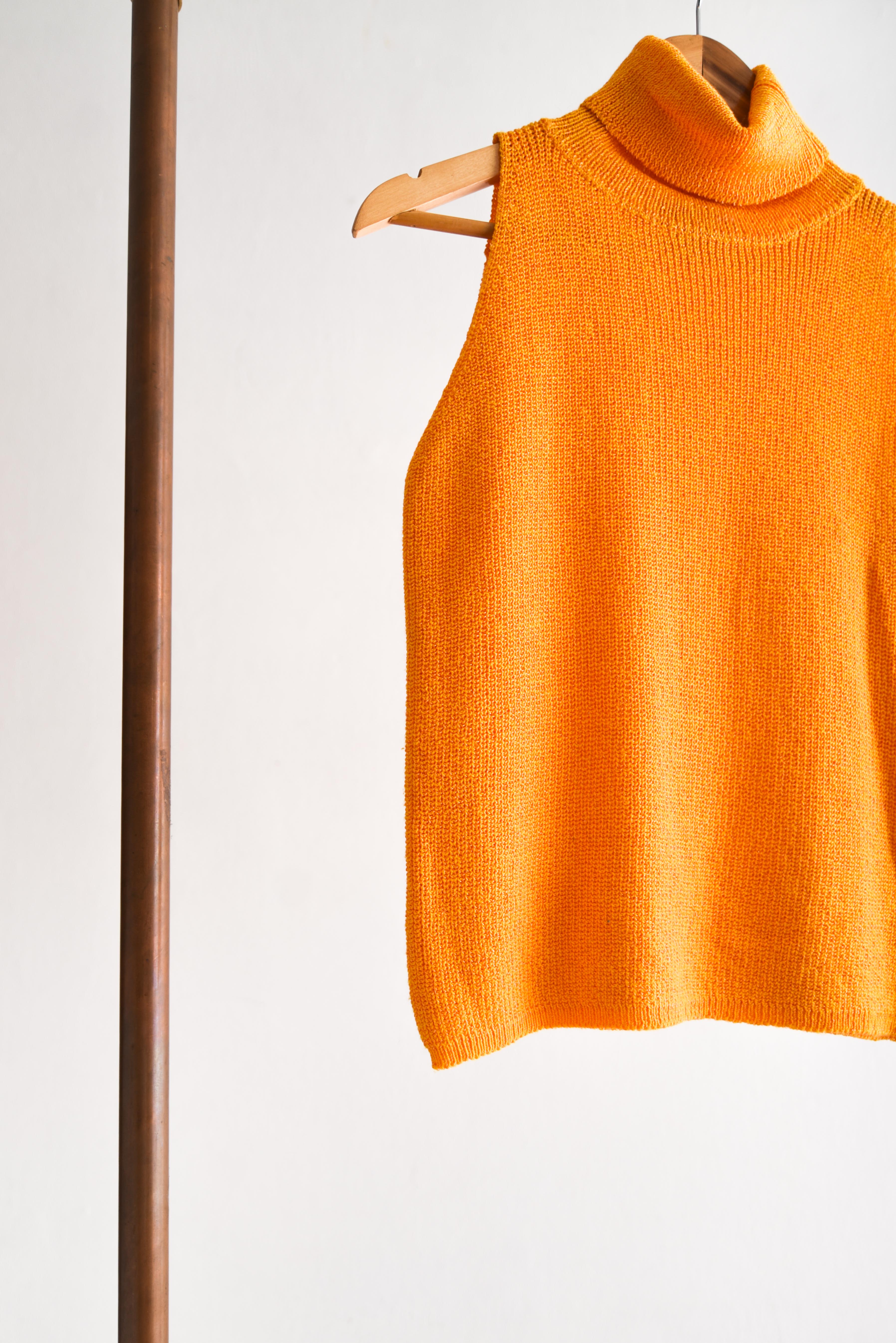 Top golden yellow 90s