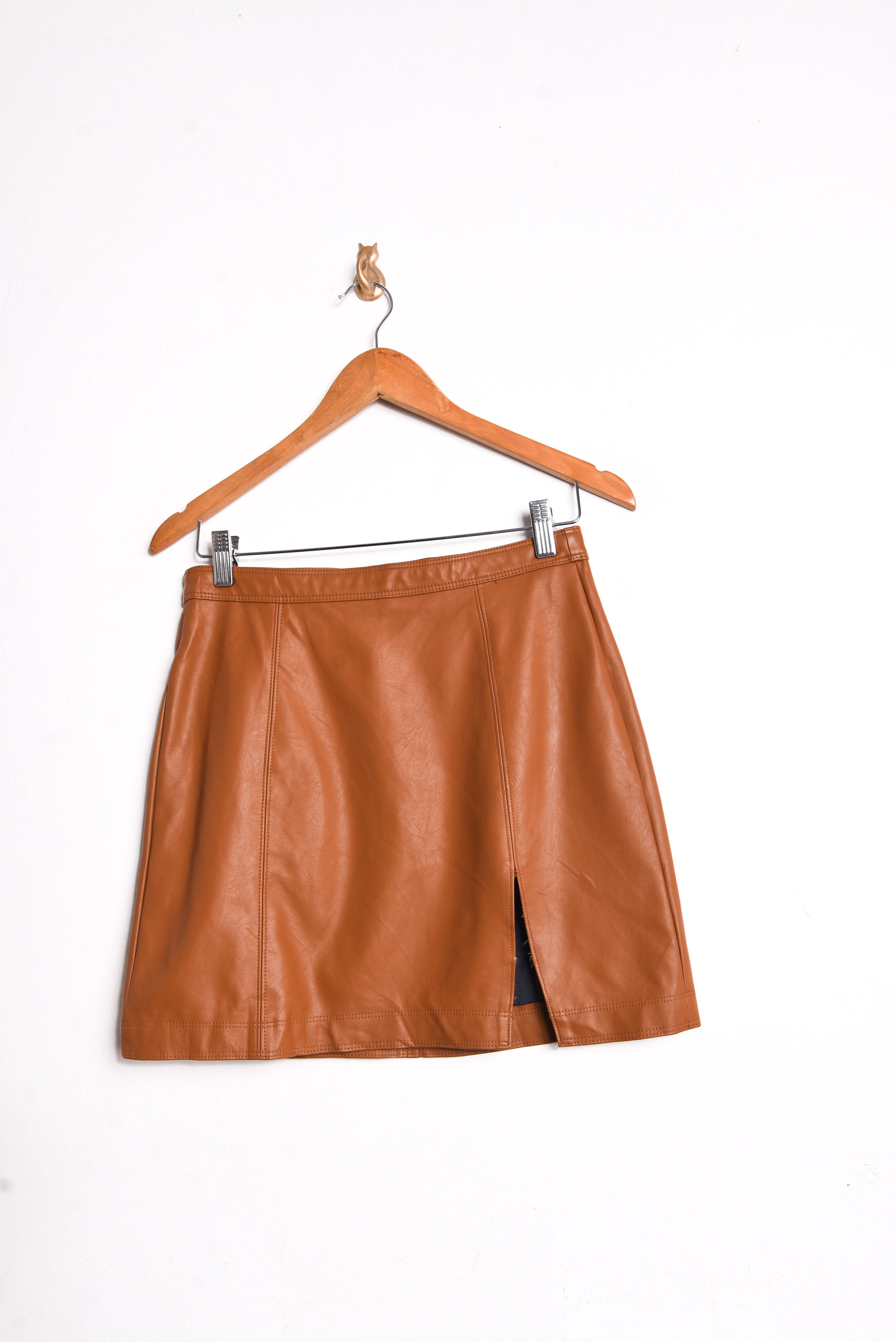 Mini falda camel eco cuero