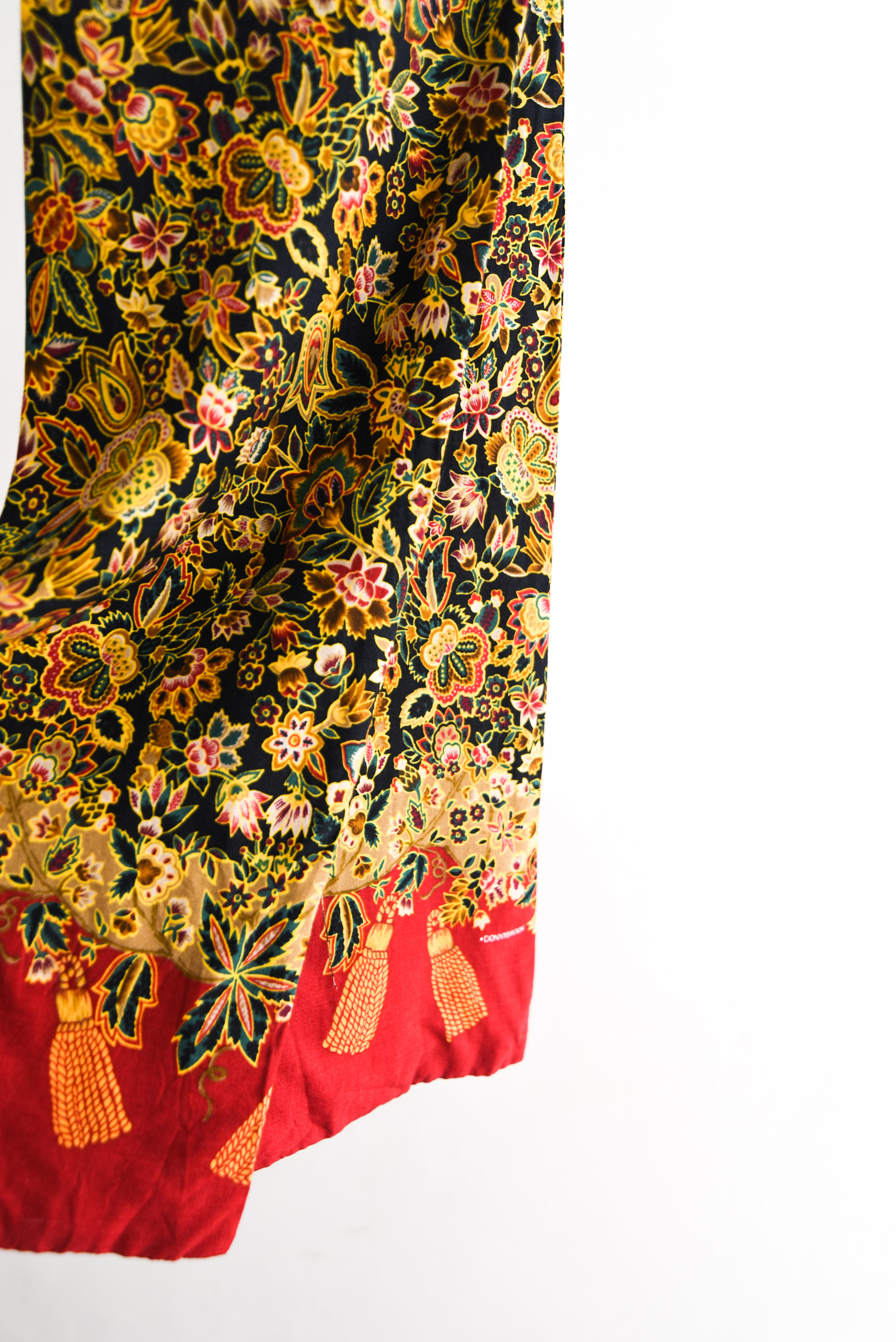 Pañuelo rectangular flores y borlas vintage