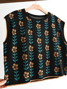 Sweater vest café florecitas