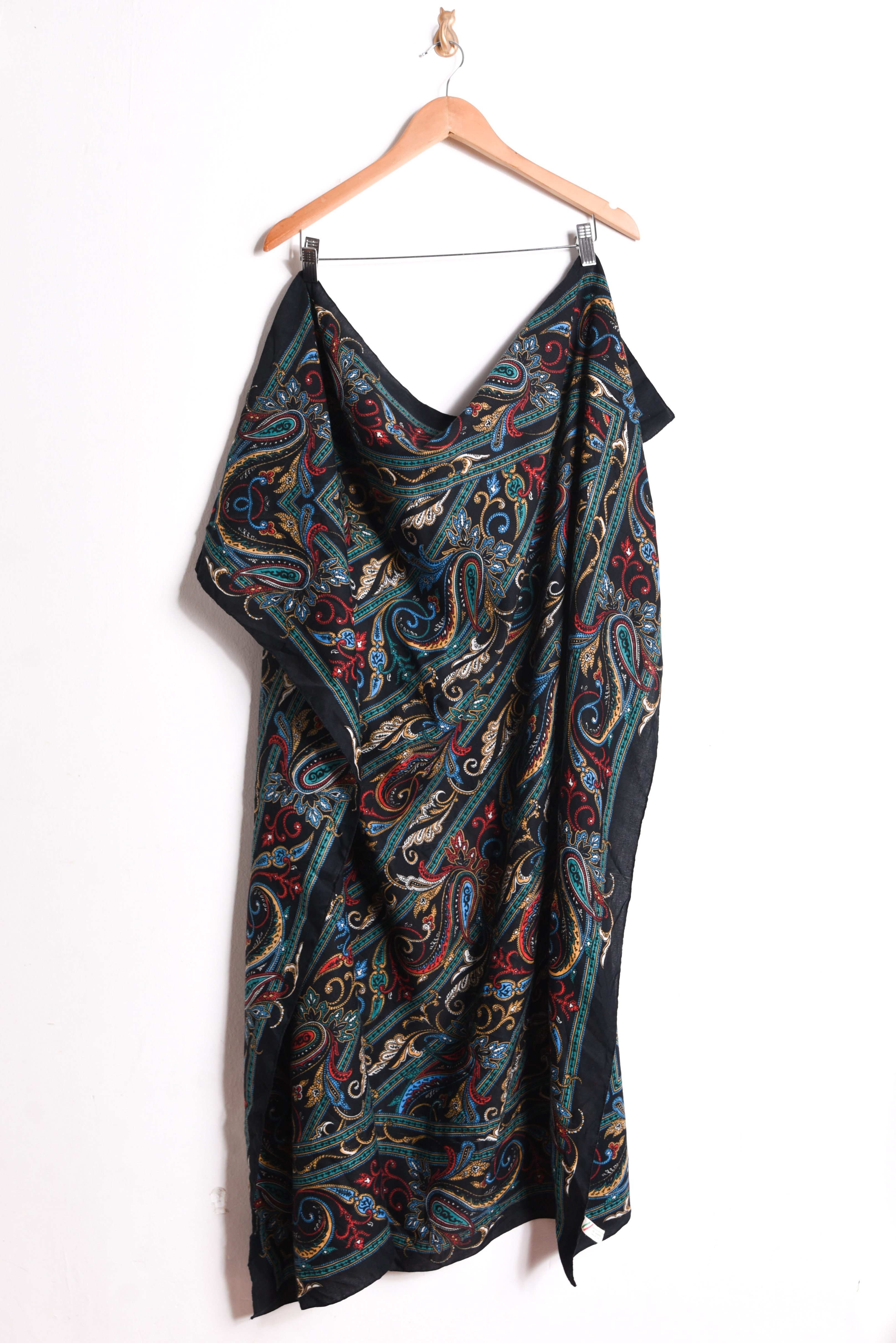 Maxi pañuelo negro paisley