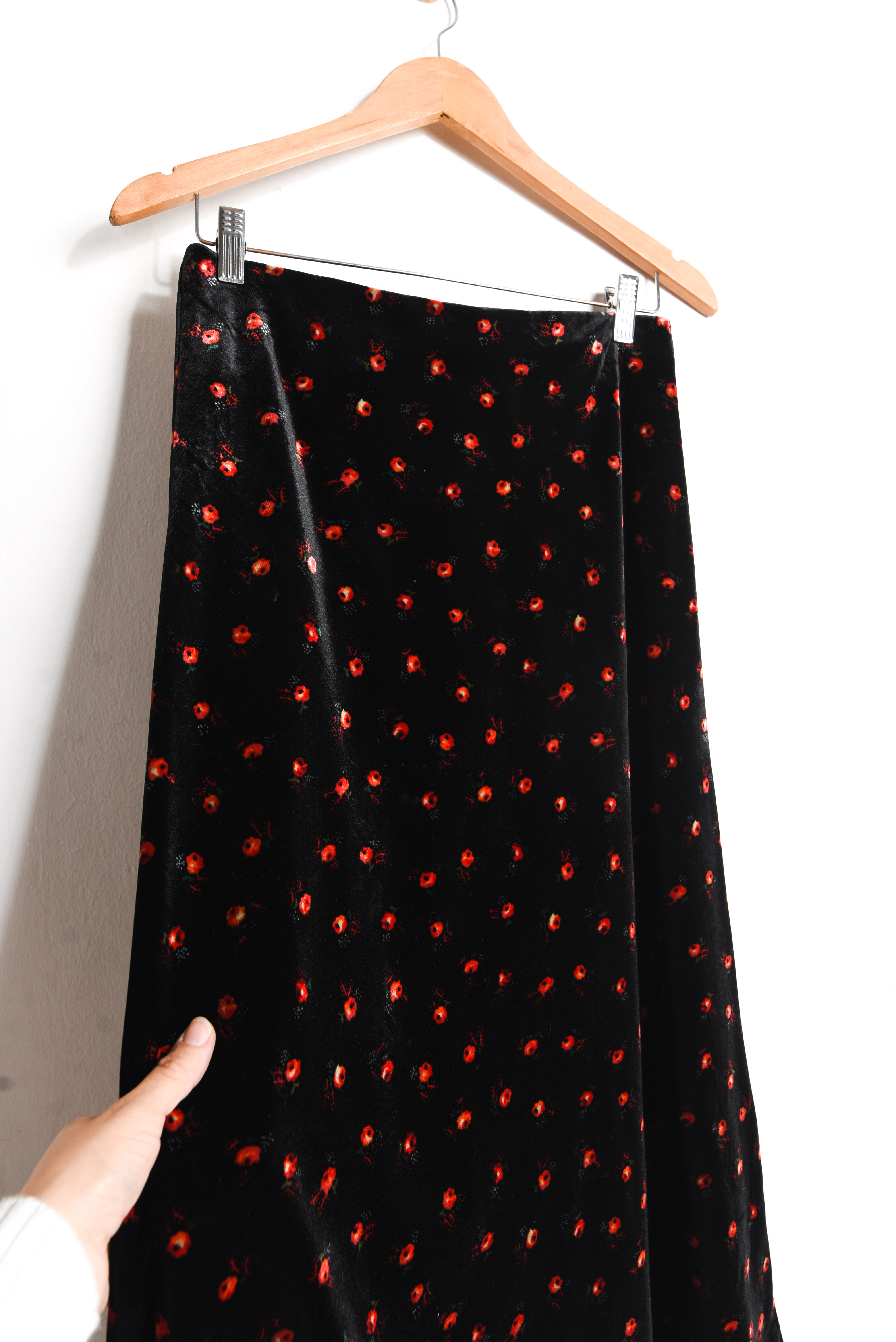 Falda velvet black floral