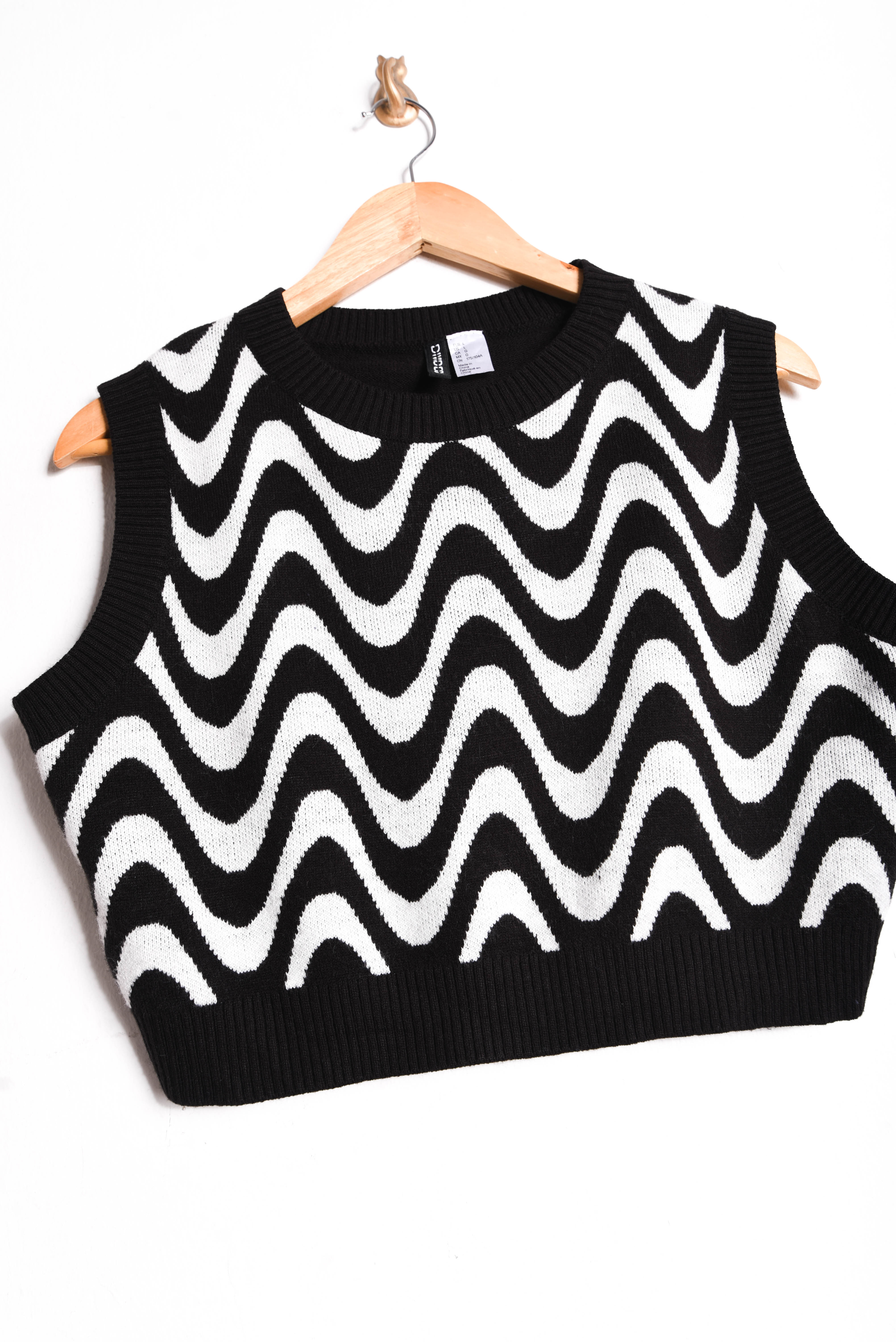 Sweater vest negro wavy