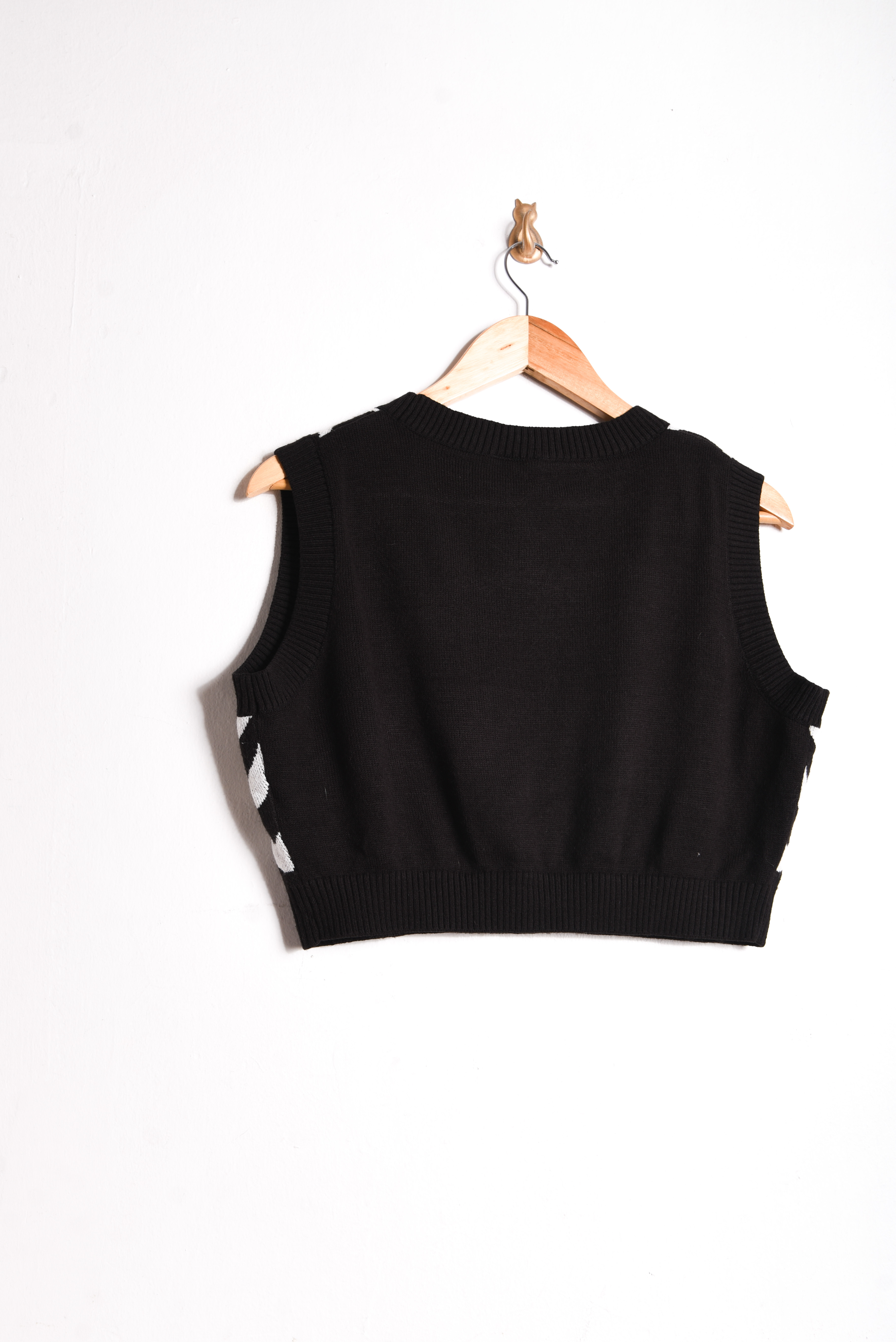 Sweater vest negro wavy