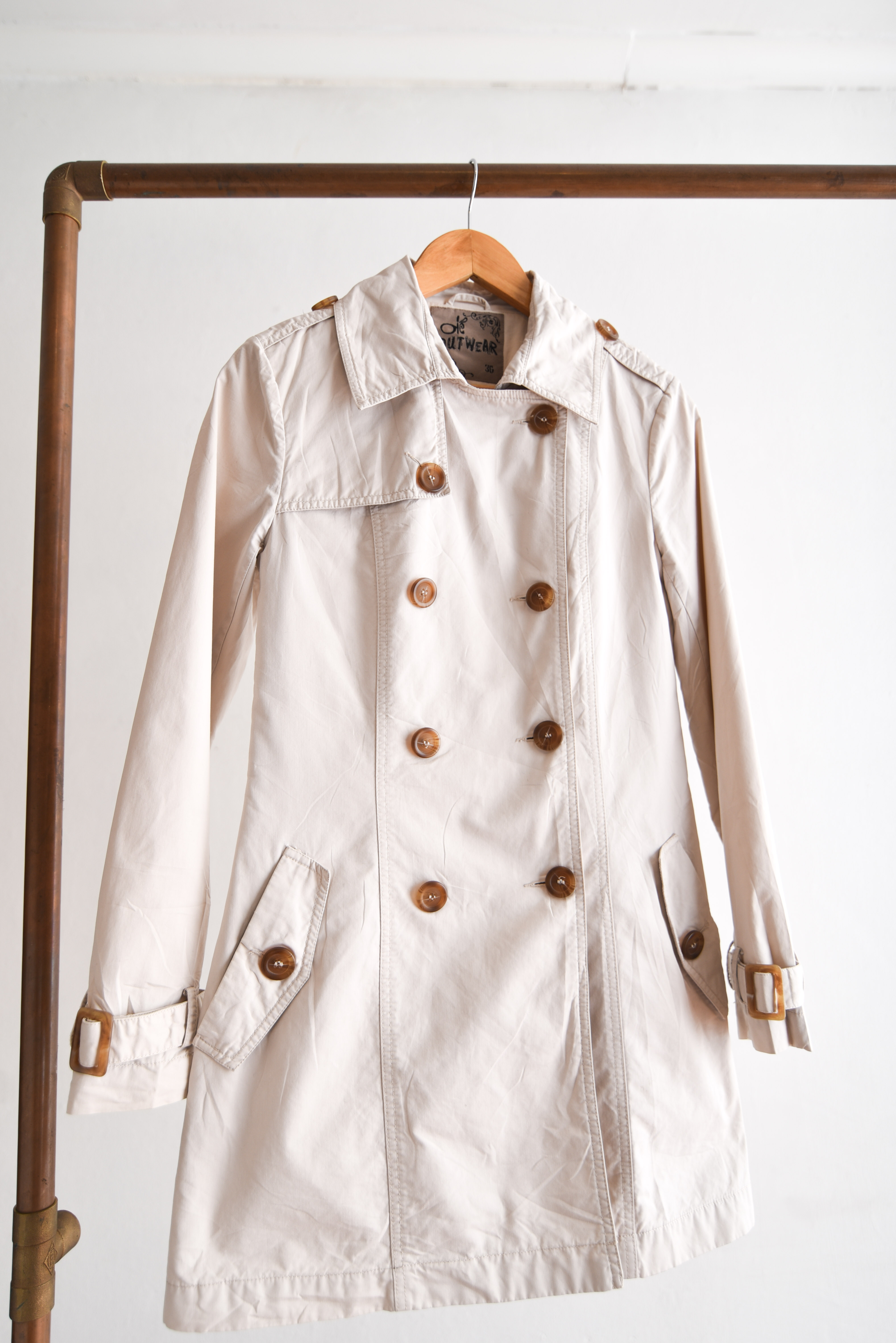 Trench gris perla botones