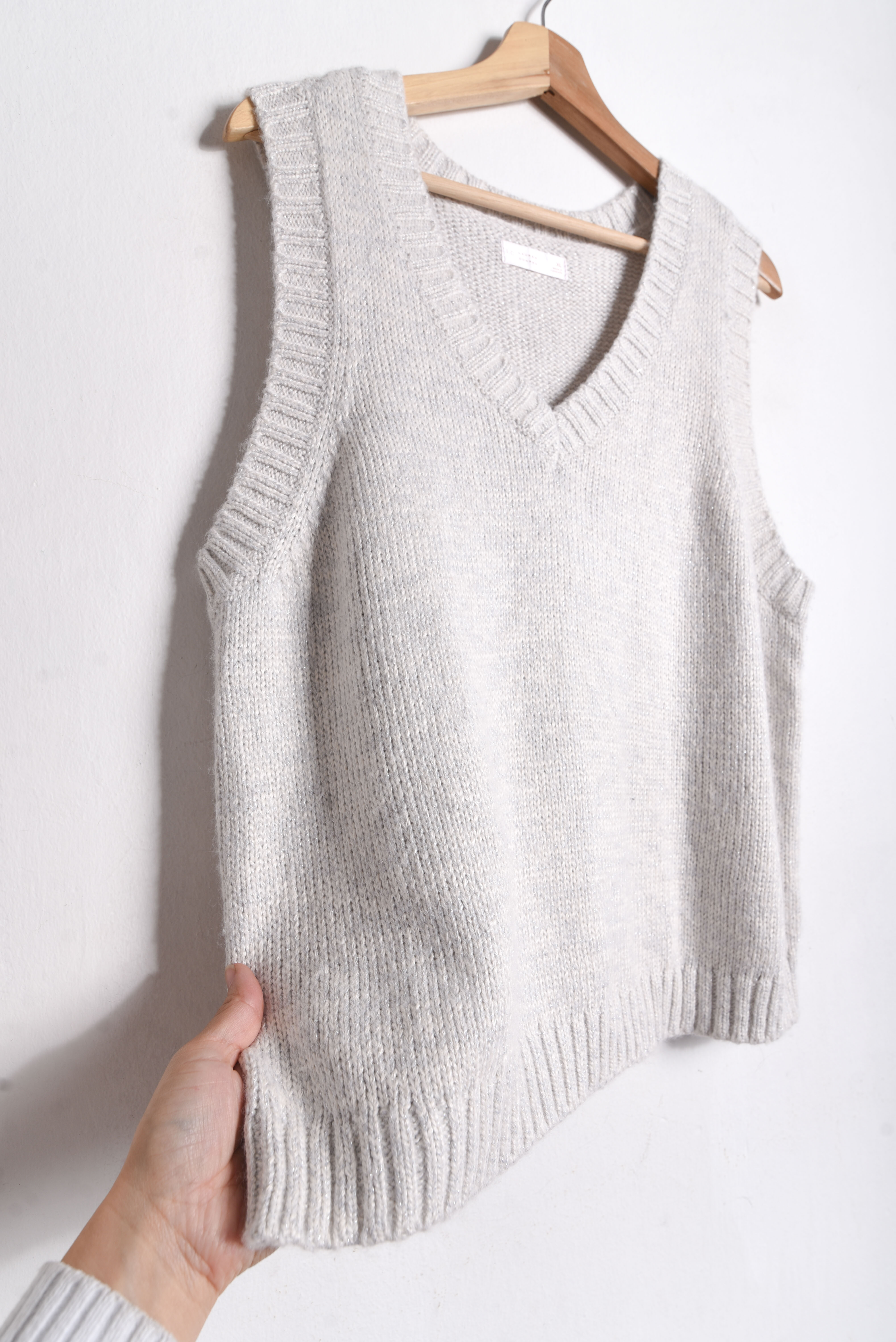 Sweater vest gris perla brillos