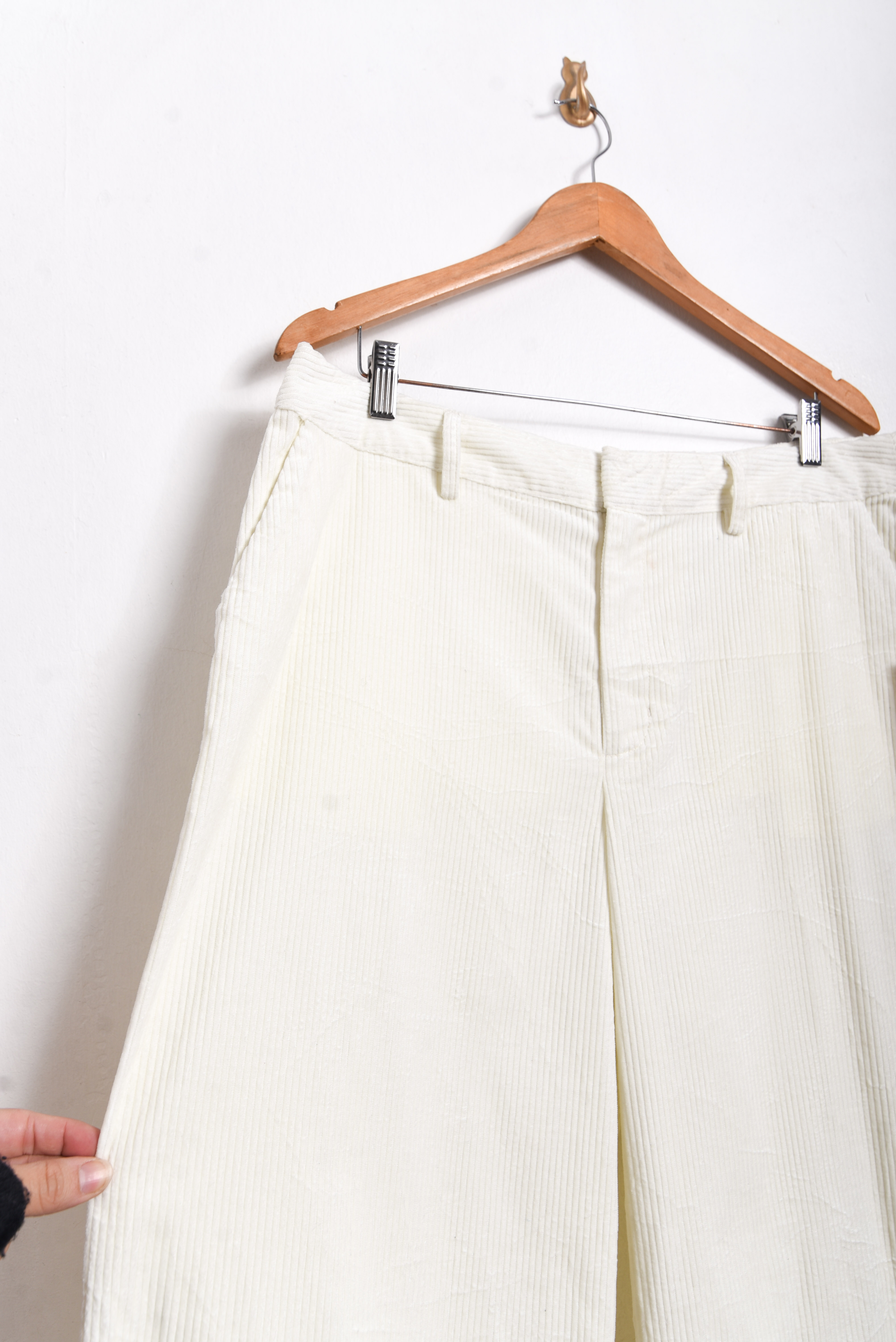 Pantalón wide leg cotelé marfil